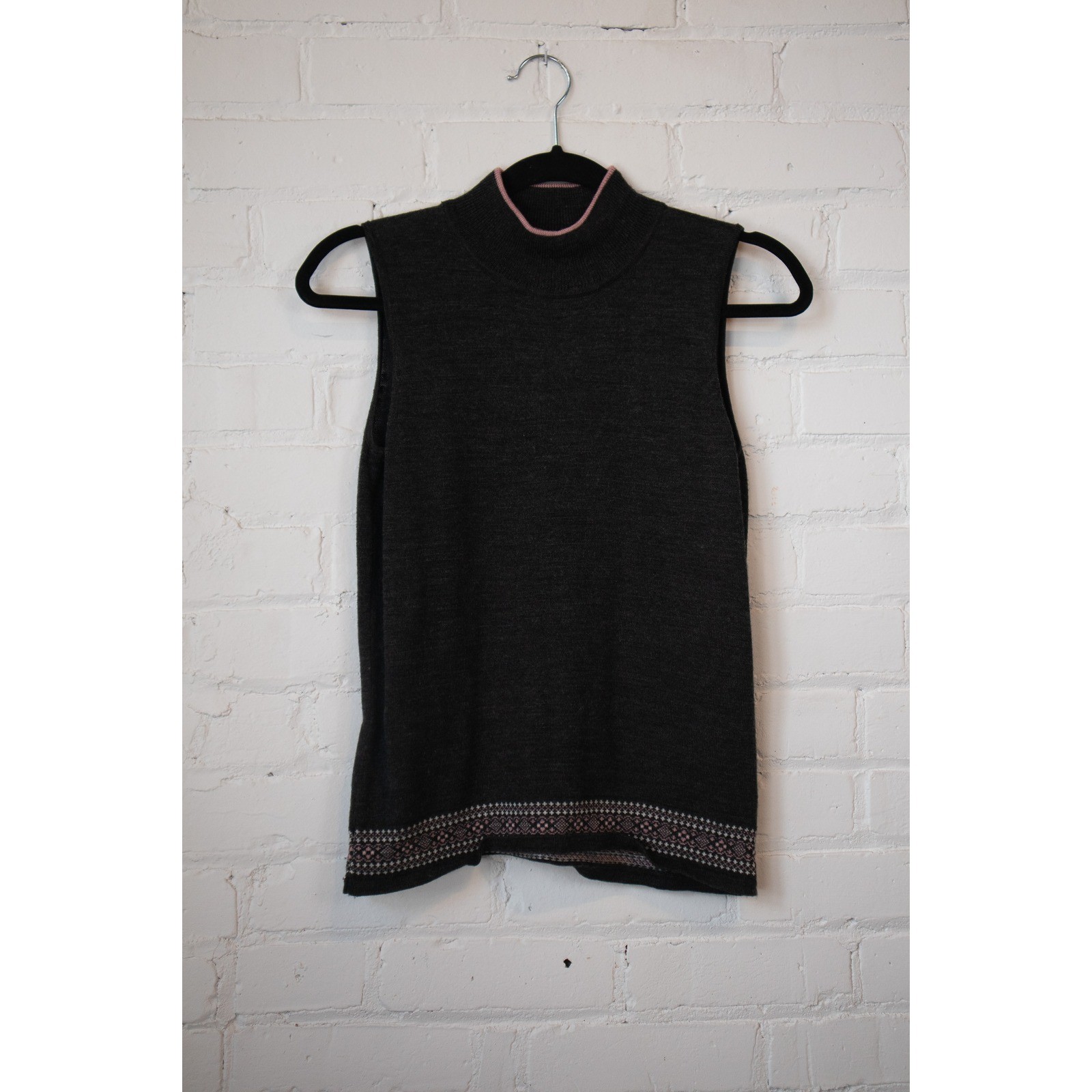 Tahari Arthur S. Levine Mock Neck Sleeveless Wool Blend Knit Top Gray Pink Sz 4
