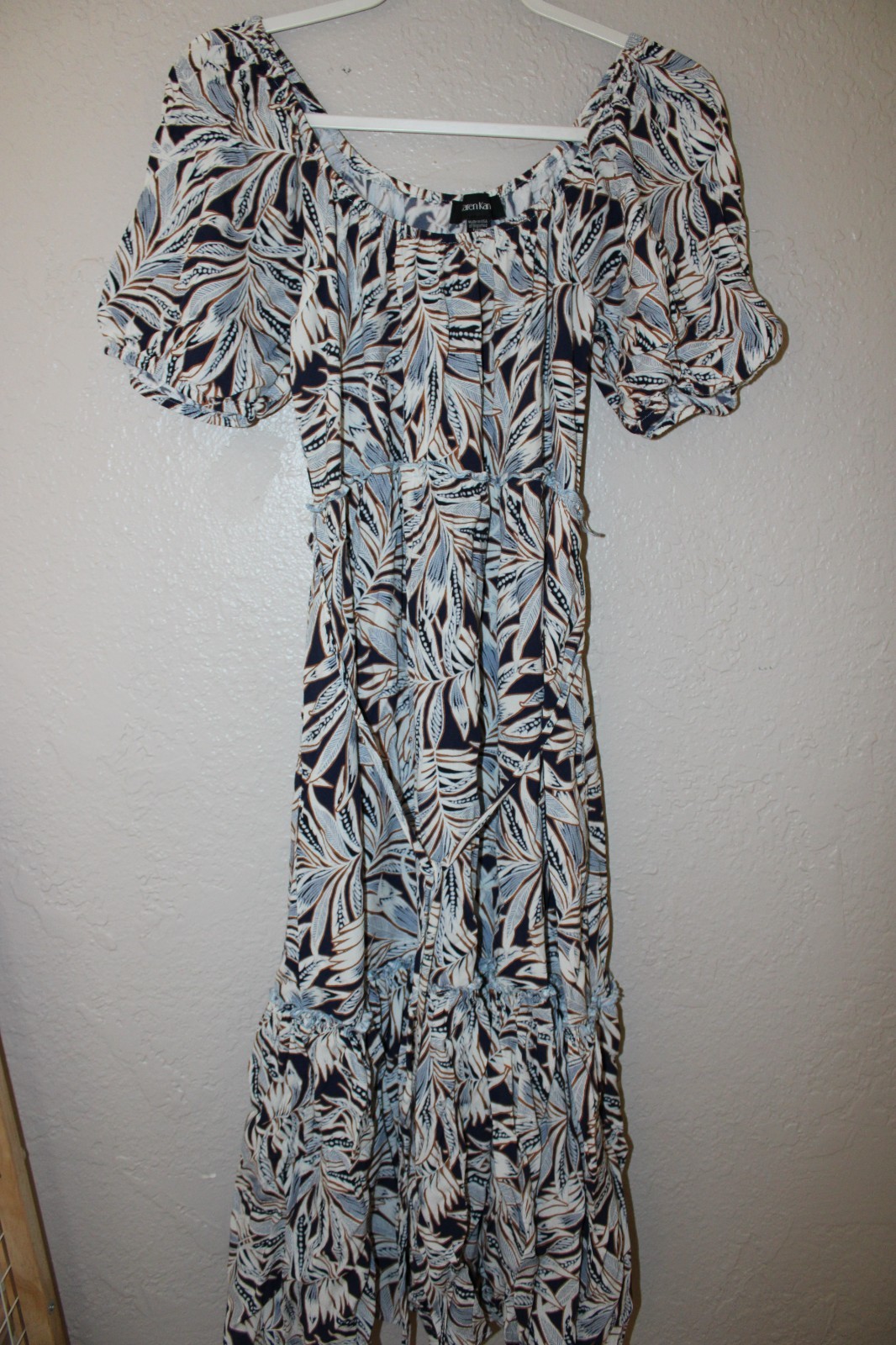 Karen Kane NWOT Tiered Dress w/belt. 100% VISCOSE Never worn. Sz PM