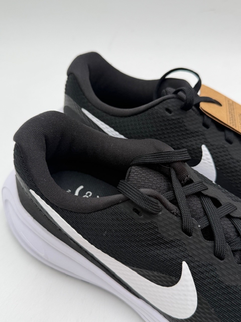 Nike REVOLUTION 8 Unisex NEW Running Sneaker Black US Size W:9.5/M:8