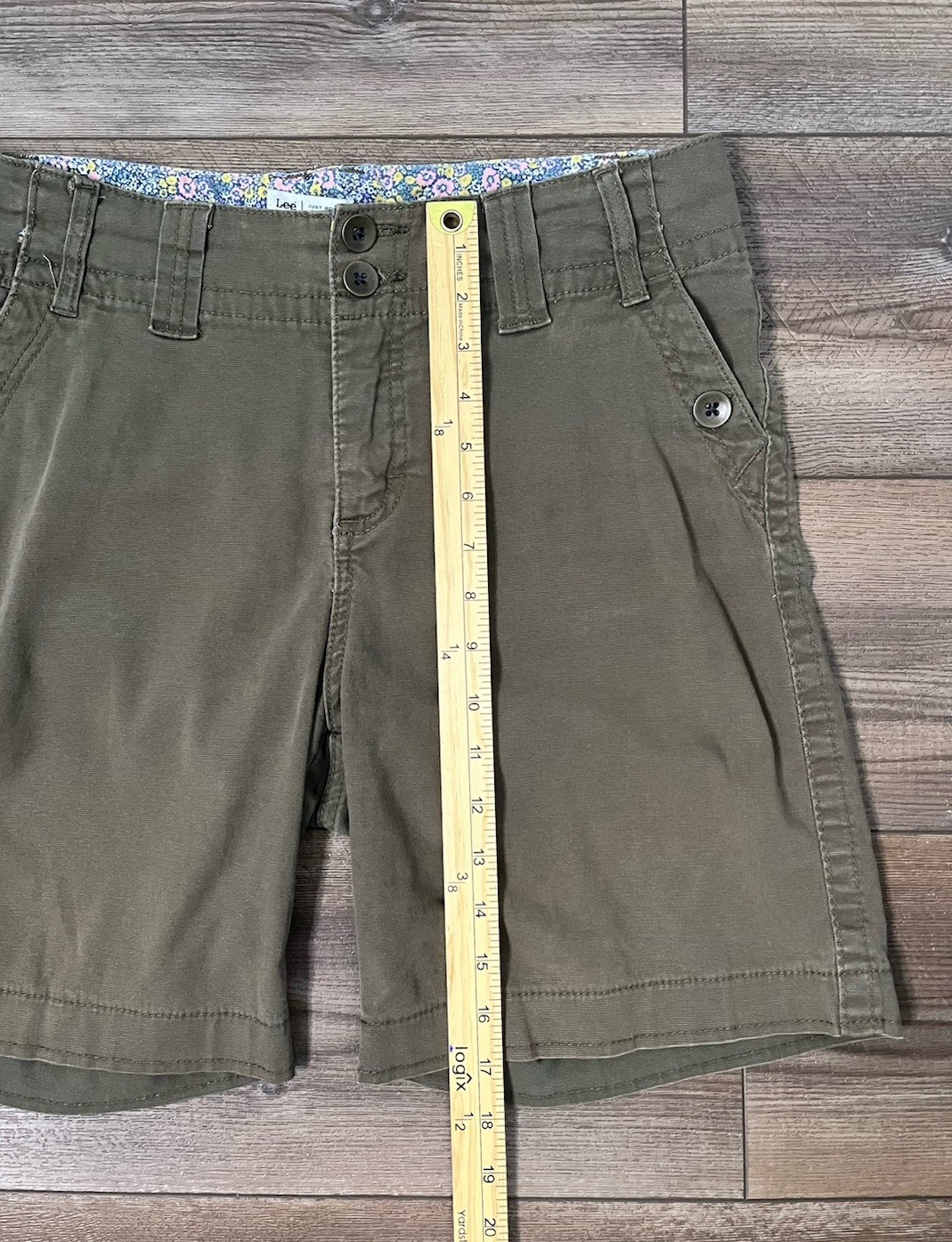 Lee Just Below the Waist Women’s Shorts Green Size 10M