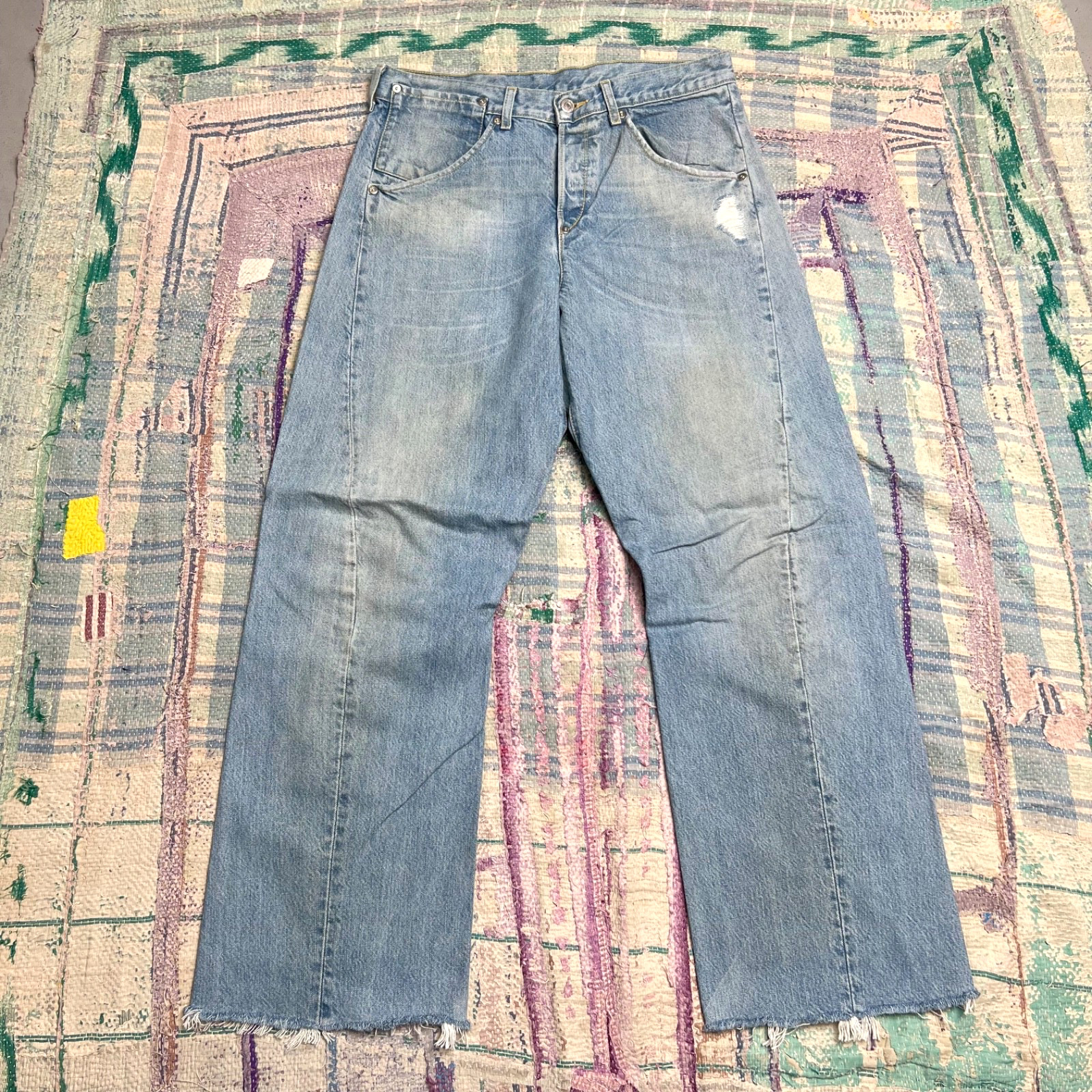 Vintage Levi’s Engineered Twisted Seams Cinch Back Blue Jeans 32×29 CROPPED