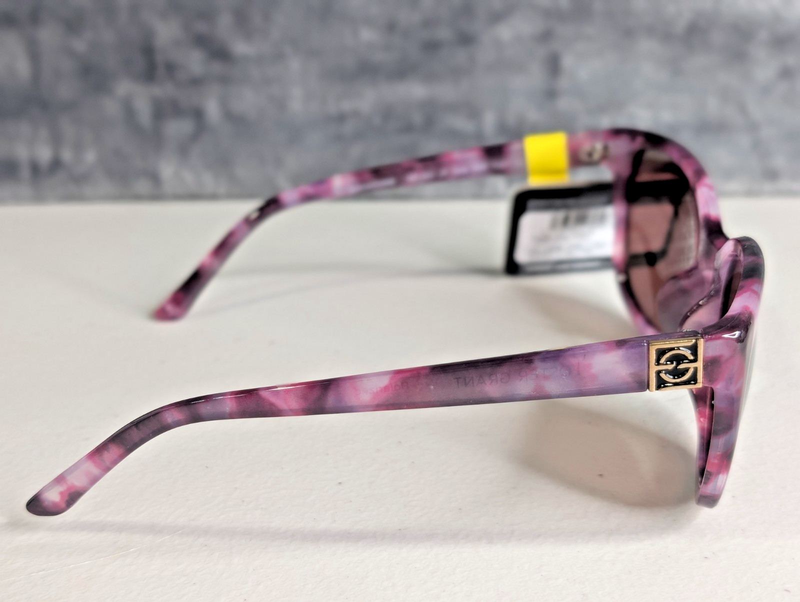 Foster Grant Sunglasses Womens Purple Tortoise Oval Designer Polarized Blemished