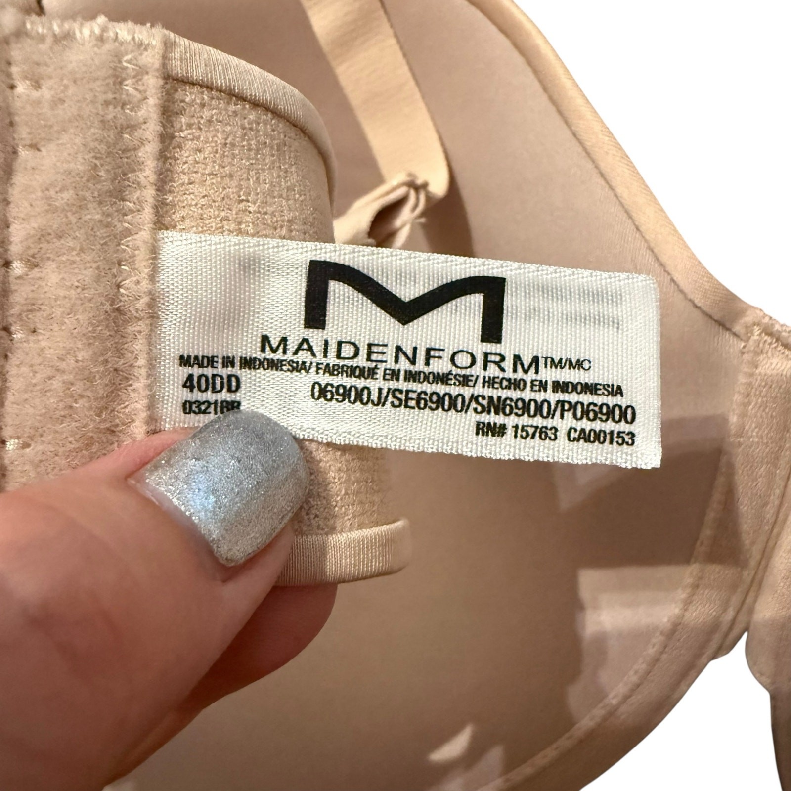 NWT maidenform small flaw as pictured beige size 40DD