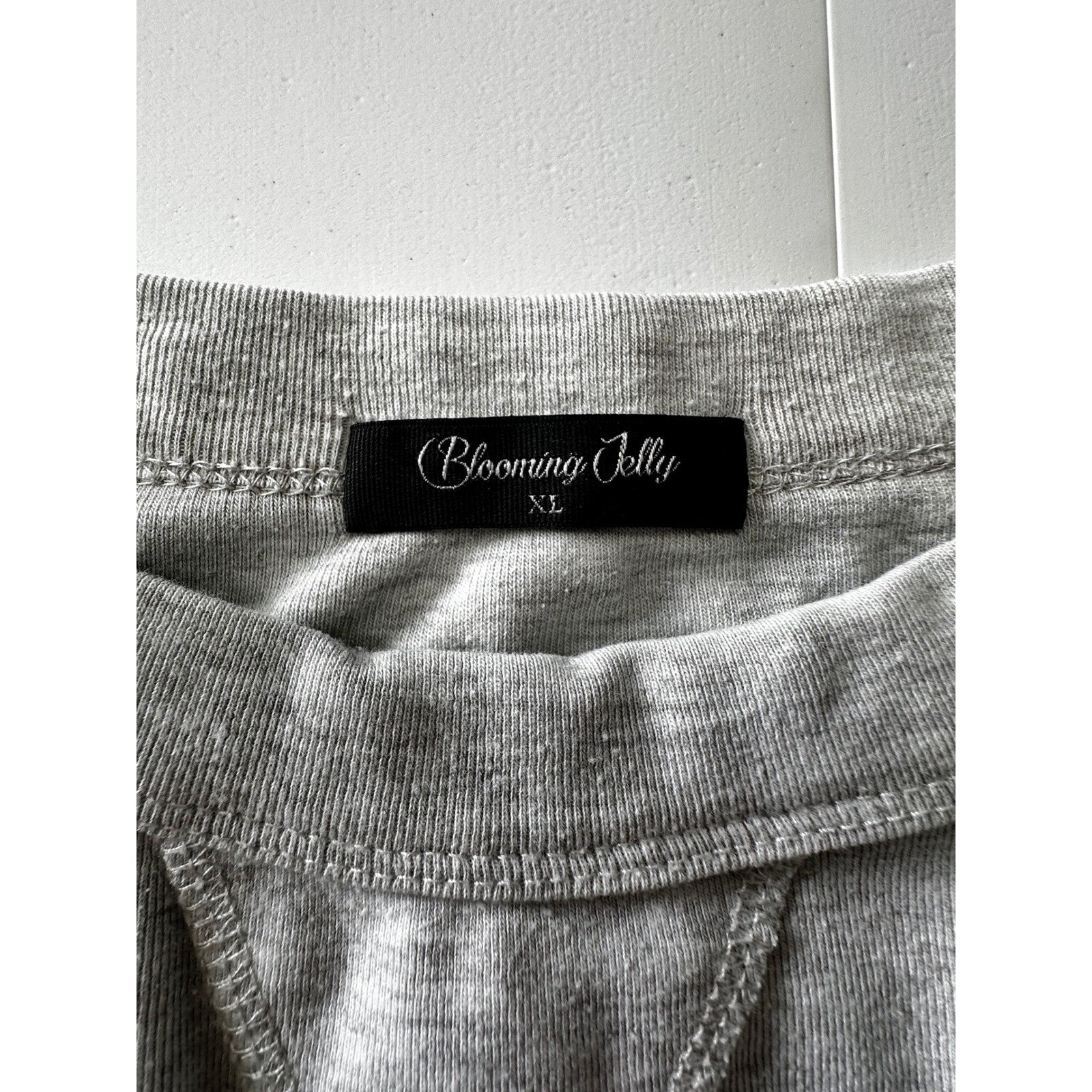 Blooming Jelly Mama Bear Sweatshirt Gray Graphic Pullover XL Womens Heather Grey