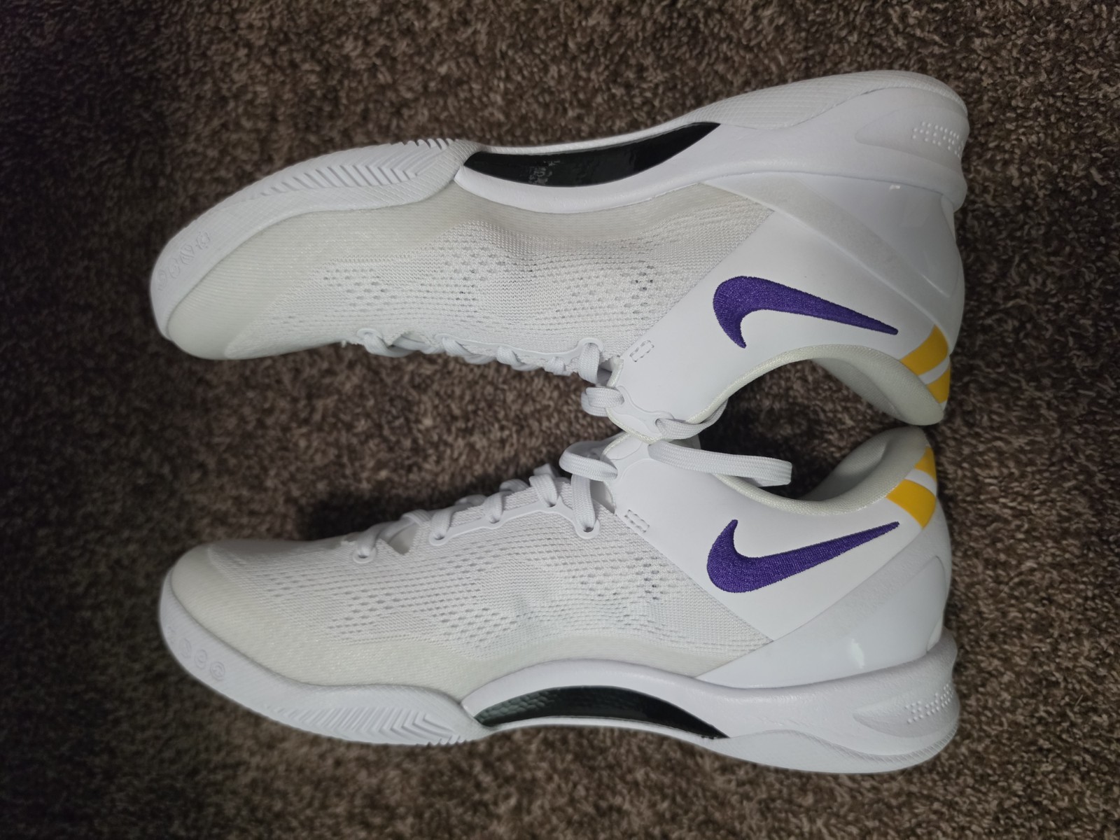 Nike Kobe 8 Men’s Low Top Athletic Sneaker Lace-Up White Purple Yellow