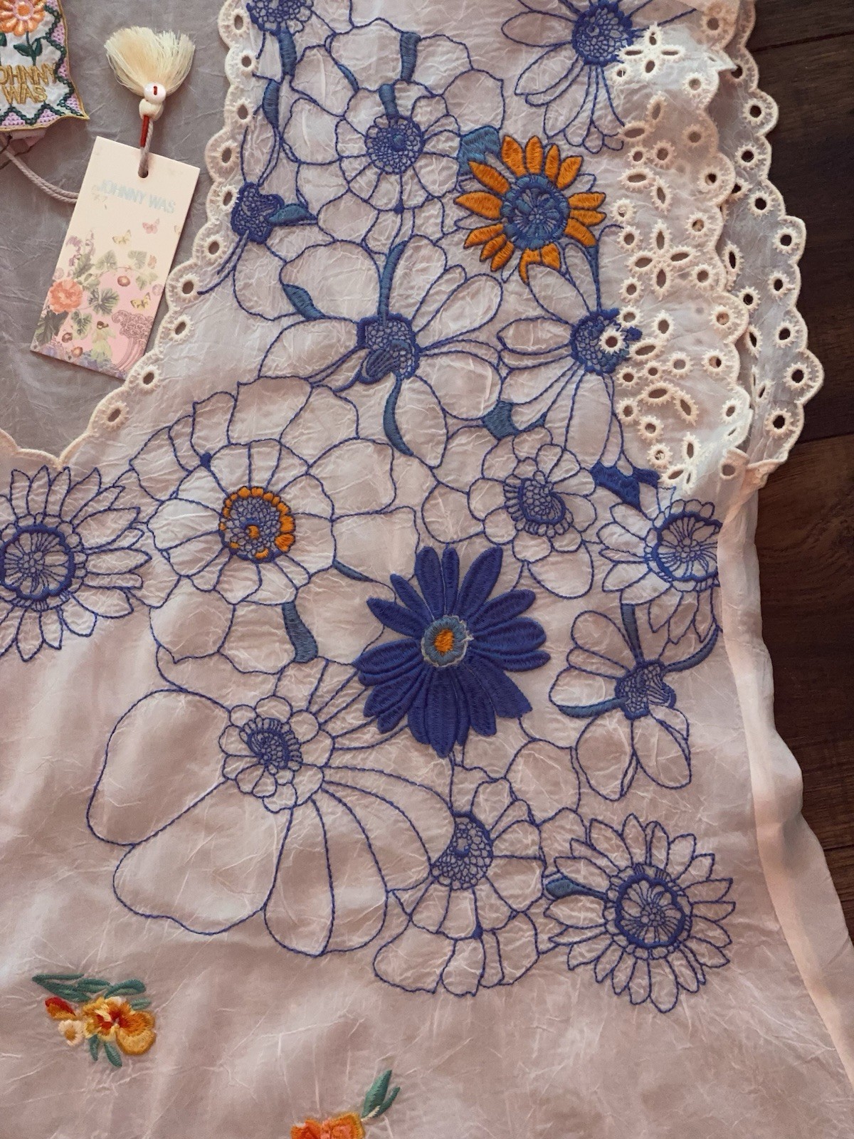 Johnny Was Women’s M White Sheer Floral Embroidered V-Neck Blouse read feedback