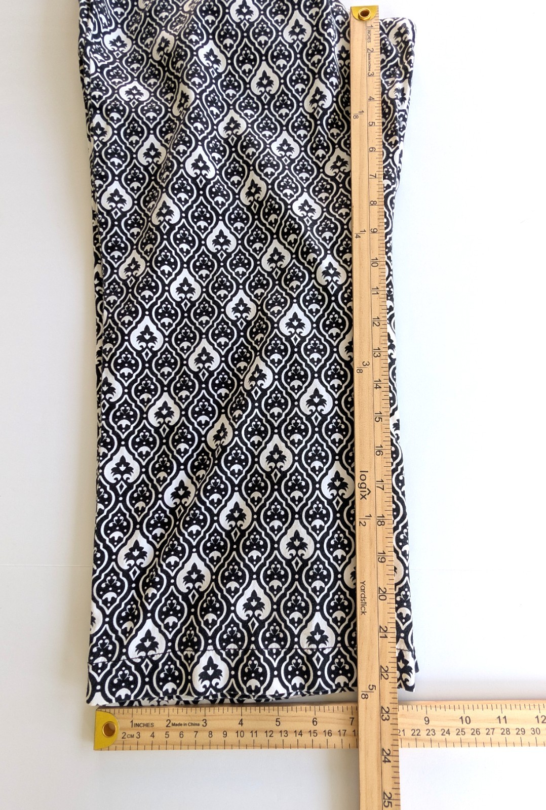 WORTHING STRETCH Sz 14 Black White Geo Cotton Stretch Capri Pants EUC