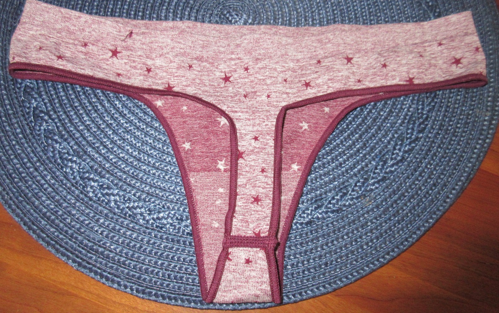 NWOT lot 4 THONGS YELLOW BLACK sparkle string COTTON assorted sizes panties