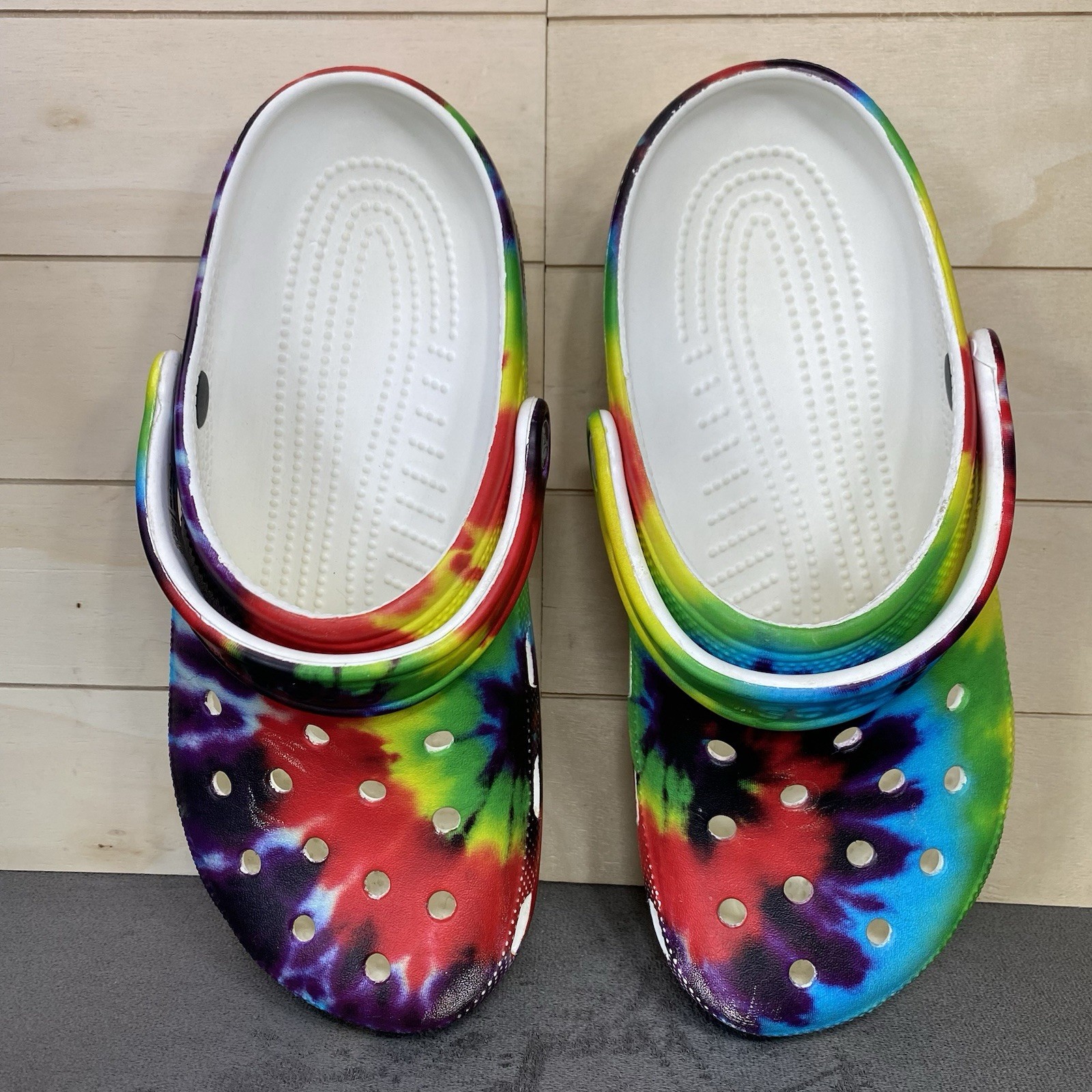 Crocs Classic Clogs Tie Dye Women’s Size 9 Shoes Waterproof Slip-Ons