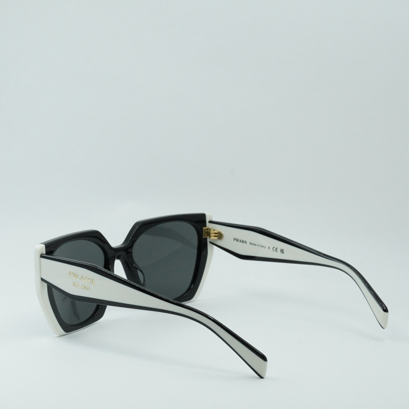 New PRADA PR15WS 09Q5S0 Black/Talc/Dark Grey 54-19-140 Sunglasses