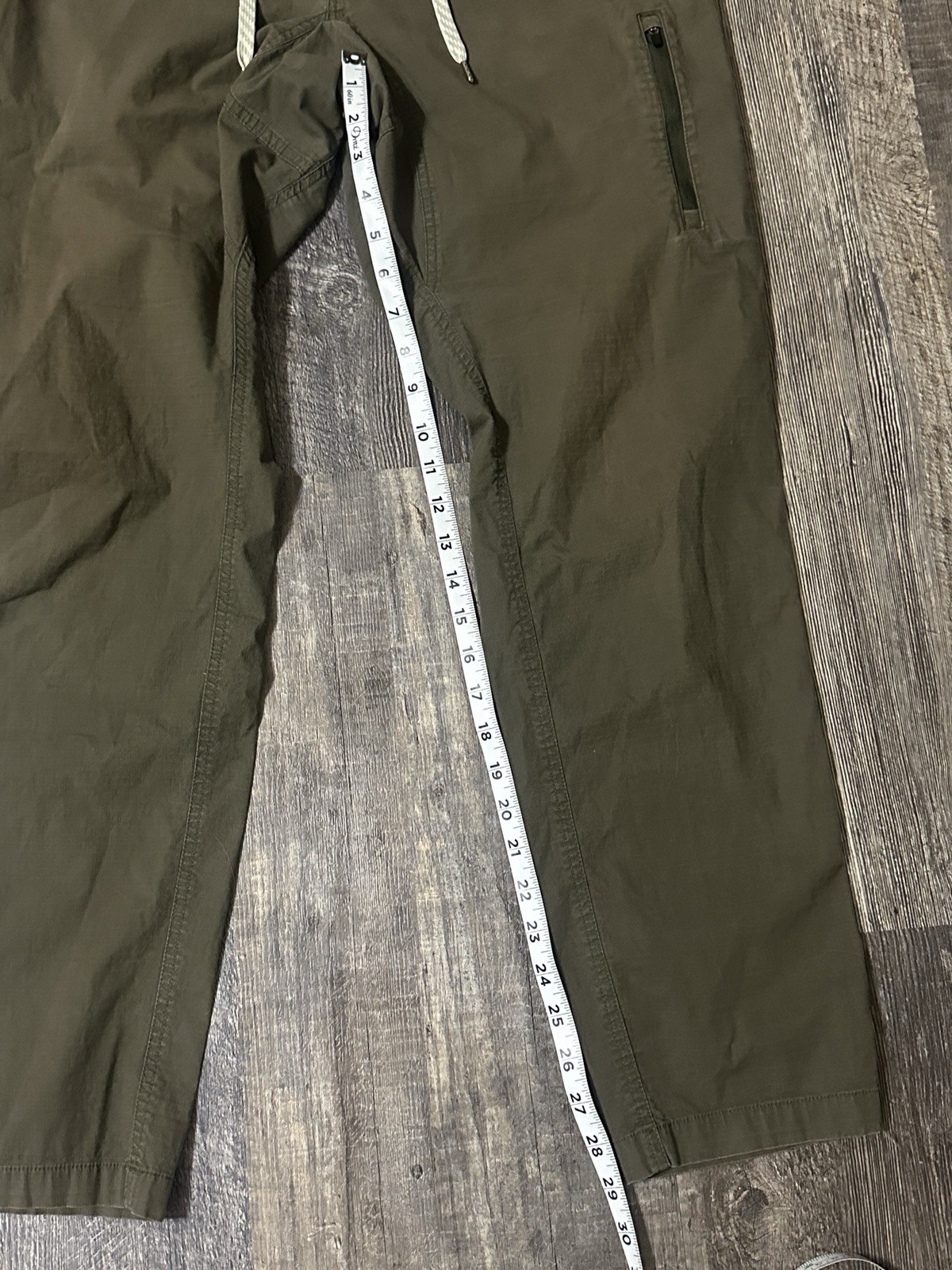 Vuori Ripstop Climber Men’s XL Green Ankle Tapered Pants Zip Pocket V412
