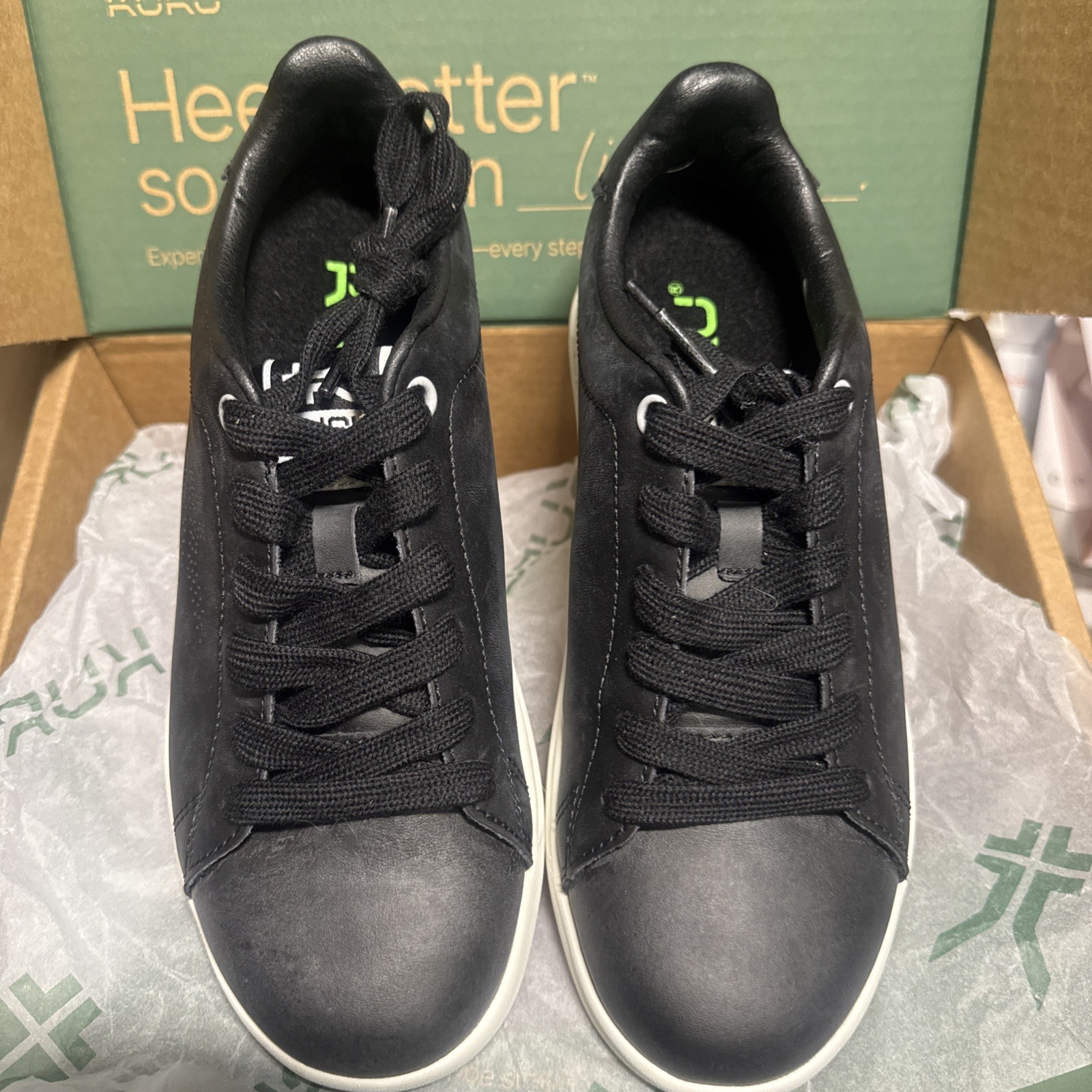 Kuru Roam Women’s Size 6 Jet Black / Bright White Sneakers