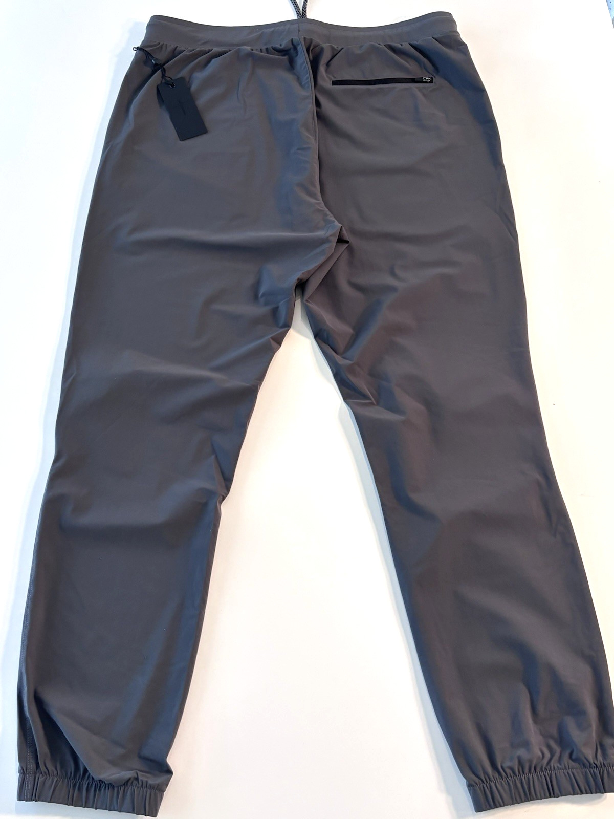 Three Nails Jogger Pants NWT Vapor-Lite Men’s XL Gray Nylon Spandex Mathew 6:33