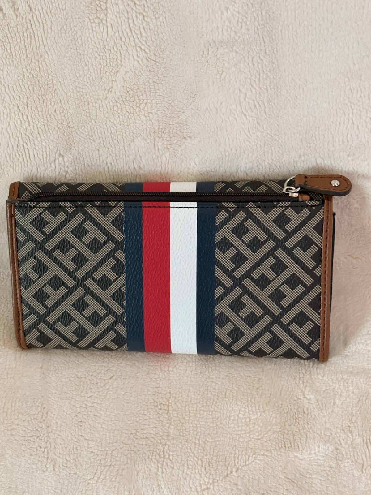 Tommy Hilfiger Geometric Logo Stripe Checkbook Wallet Snap Zip Brown Multi