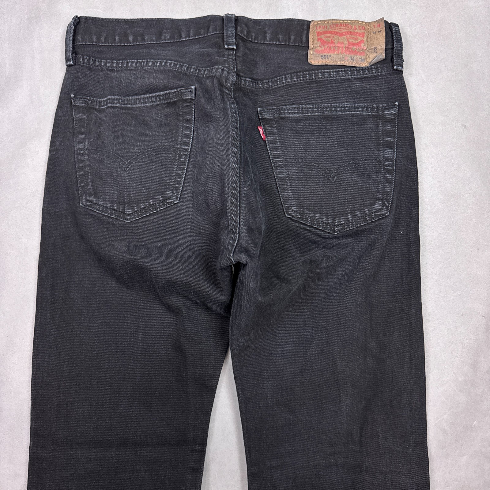 Levis 501 Jeans Mens 34×32 Black Button Fly Denim Pants Straight Dark (Tag34x36)