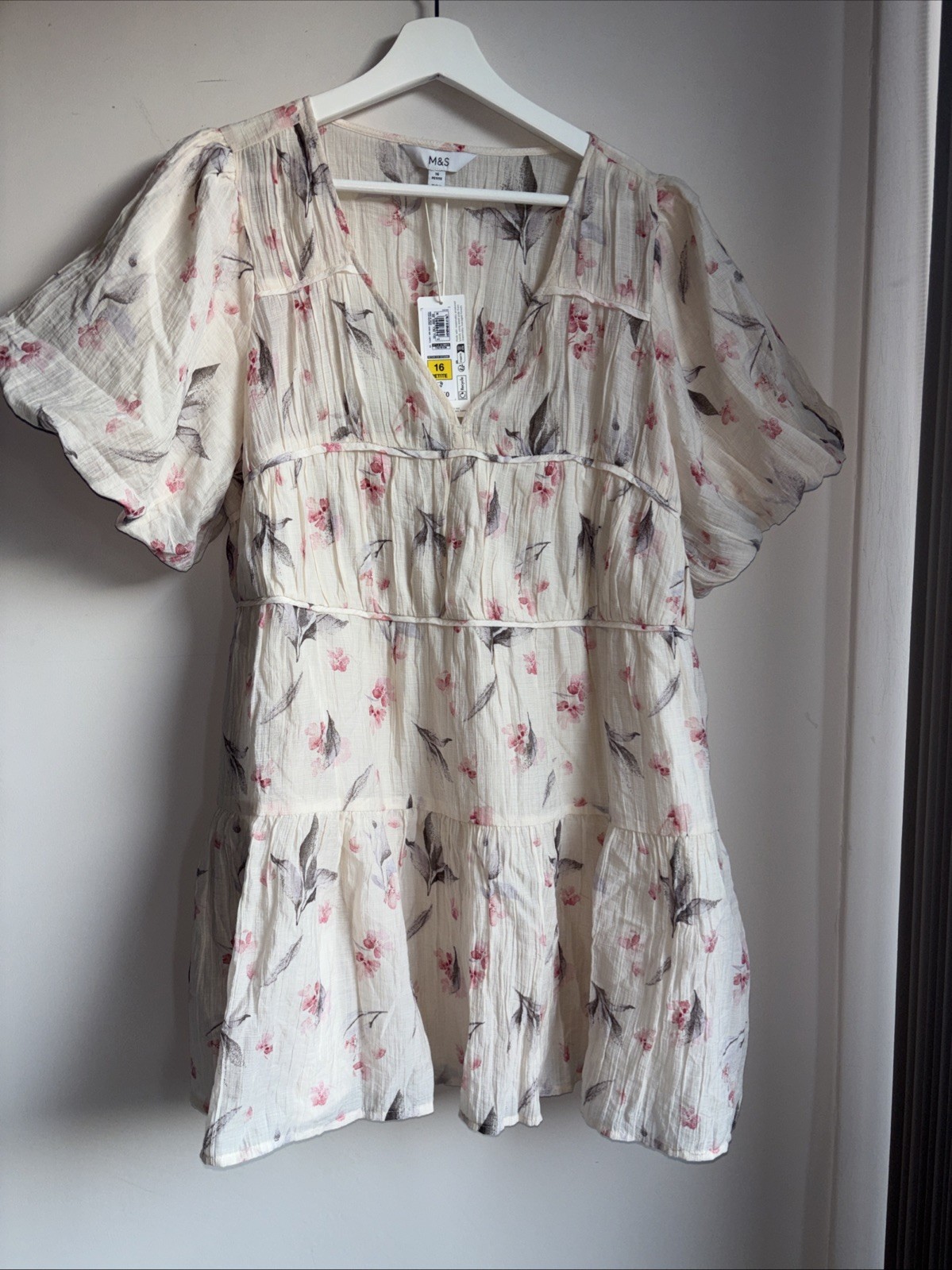 Dress Marks & Spencer Size 16 Petite Floral Knee Length Puff Sleeve Lined Bnwt