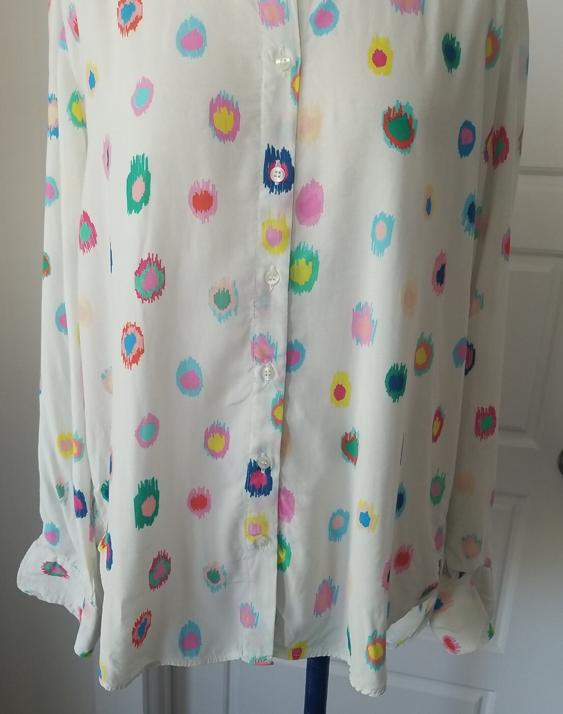 Vilagallo Button Up Top Geometric White With Colorful Paint Splat Size 46 Large