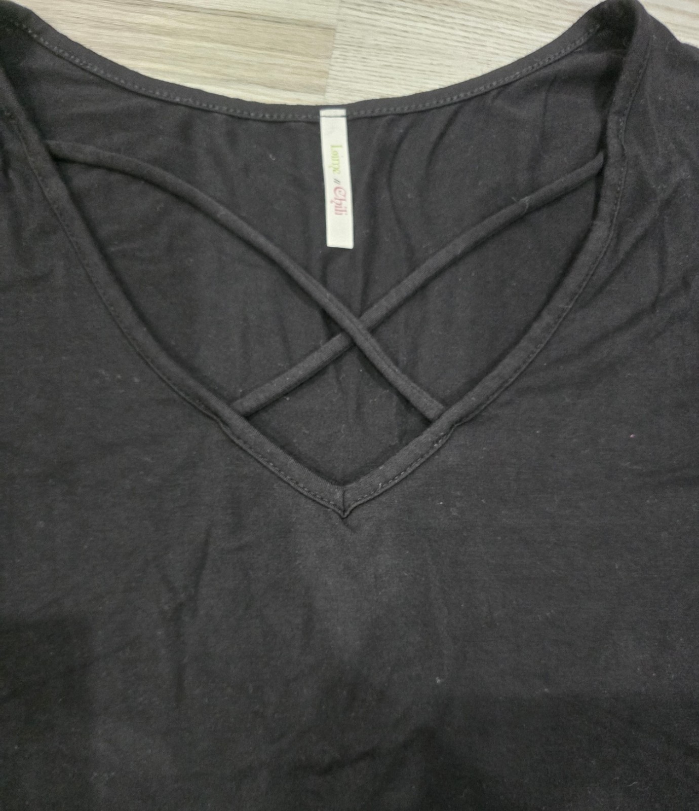 Lime n Chili Black Crisscross V-Neck Women’s Tunic Top Size L