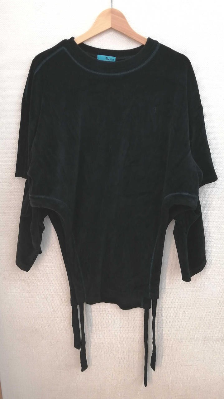 Black Deformed Cut & Sew Top F 30in tall, 47in chest, minimal wear
