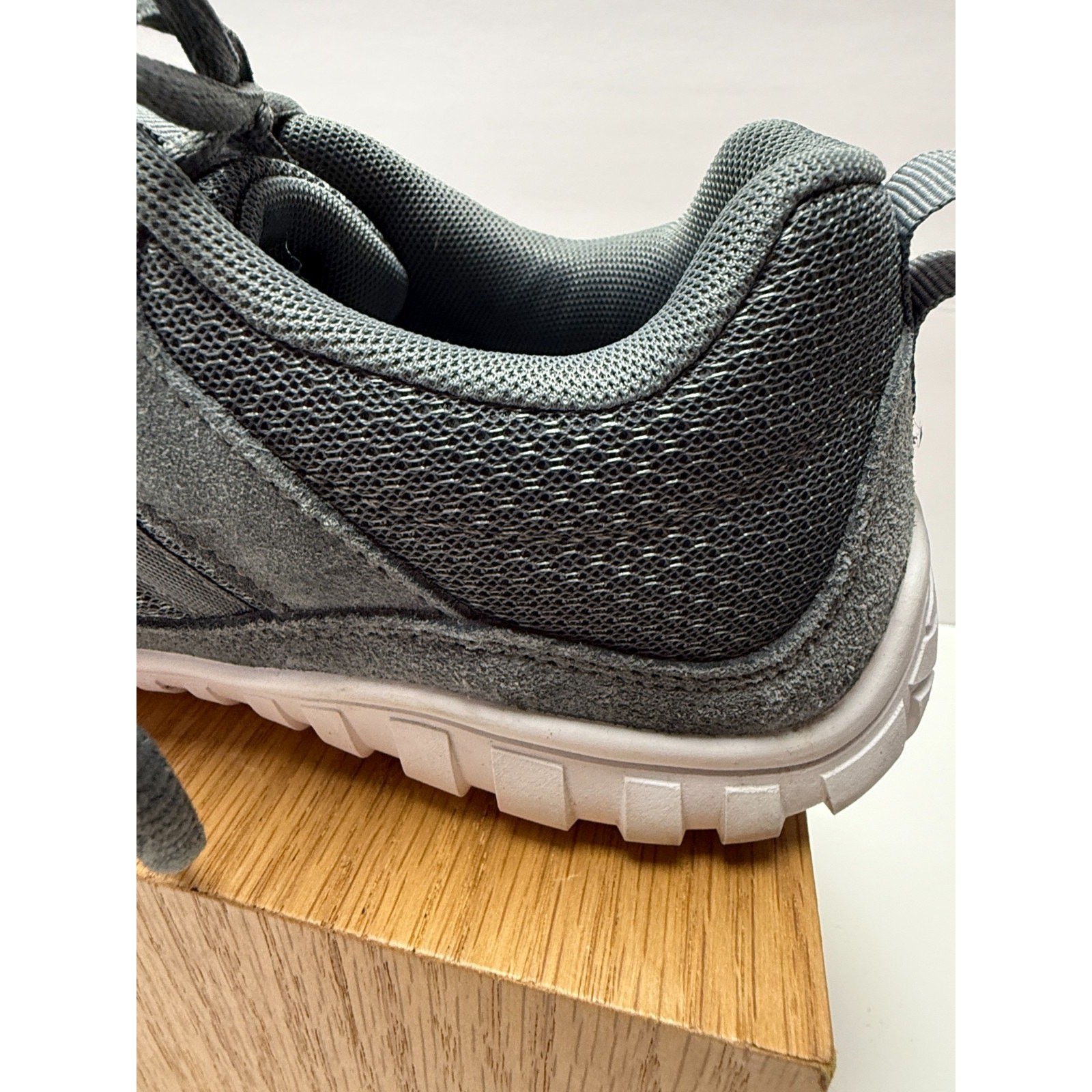 HOBIBEAR Gray Lightweight Athletic Walking Shoes Comfort Casual Outdoor EU 43