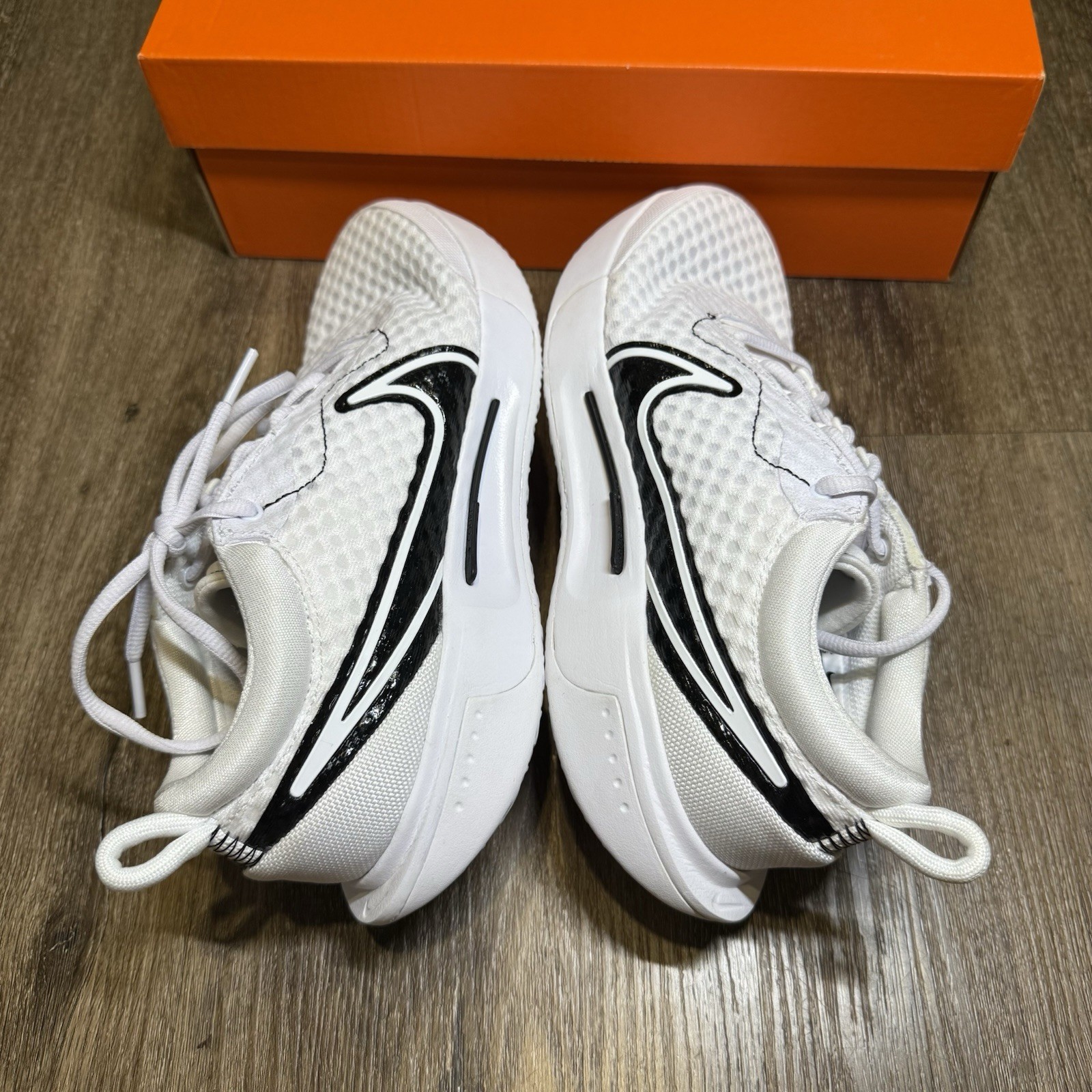 Nike Zoom Court Pro HC Hardcourt Tennis Men 6 Women 7.5 White Black DH0618-100