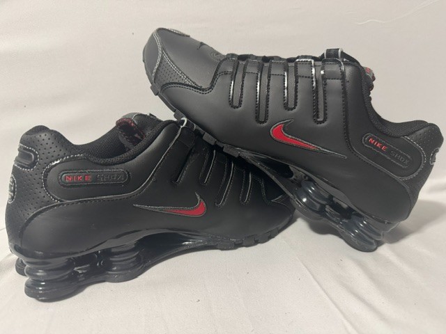 ******Nike Shox NZ****** Black Varsity Red Mens Size 10 N428