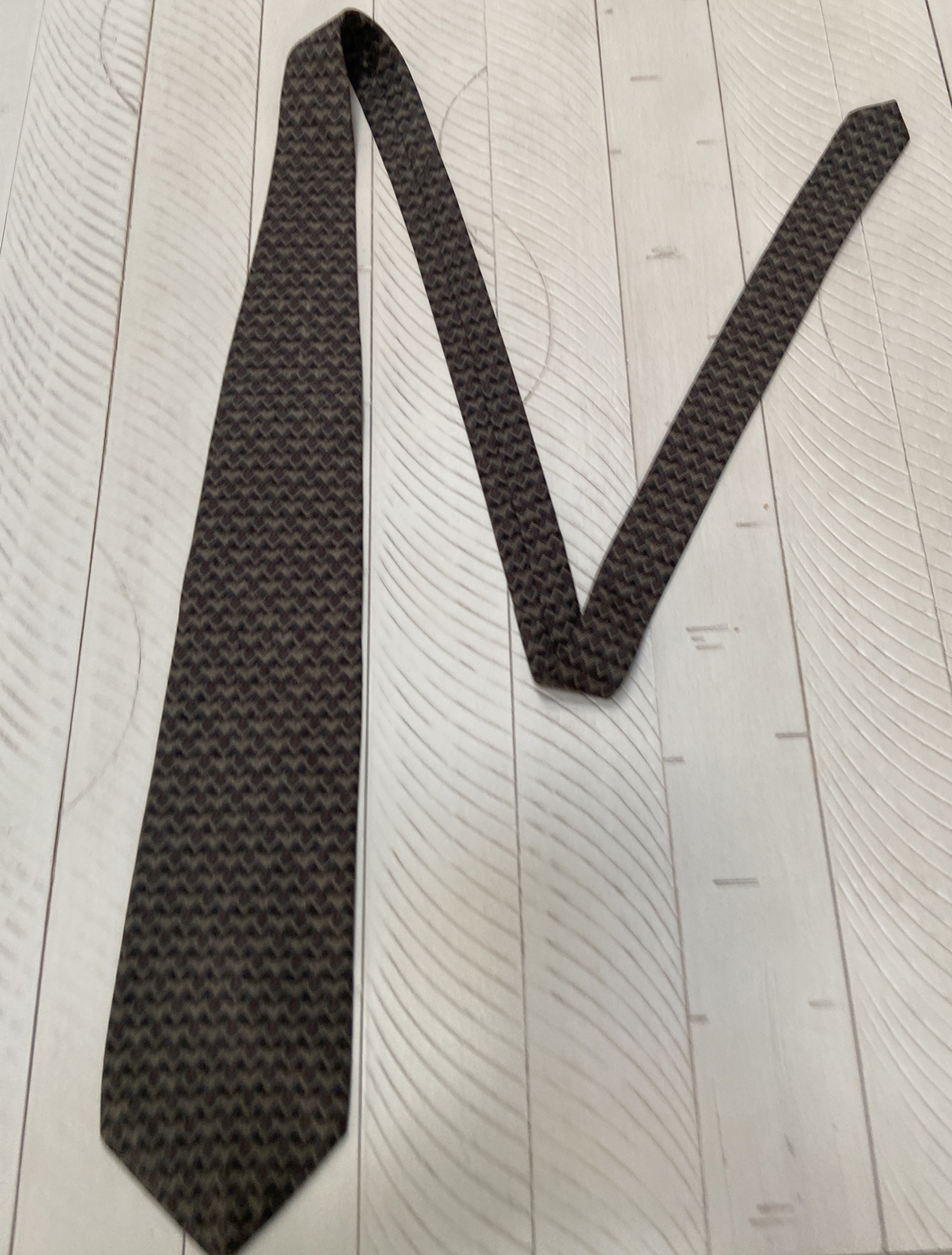 Guess Green Tan Black And Orange Silk Tie Made in USA