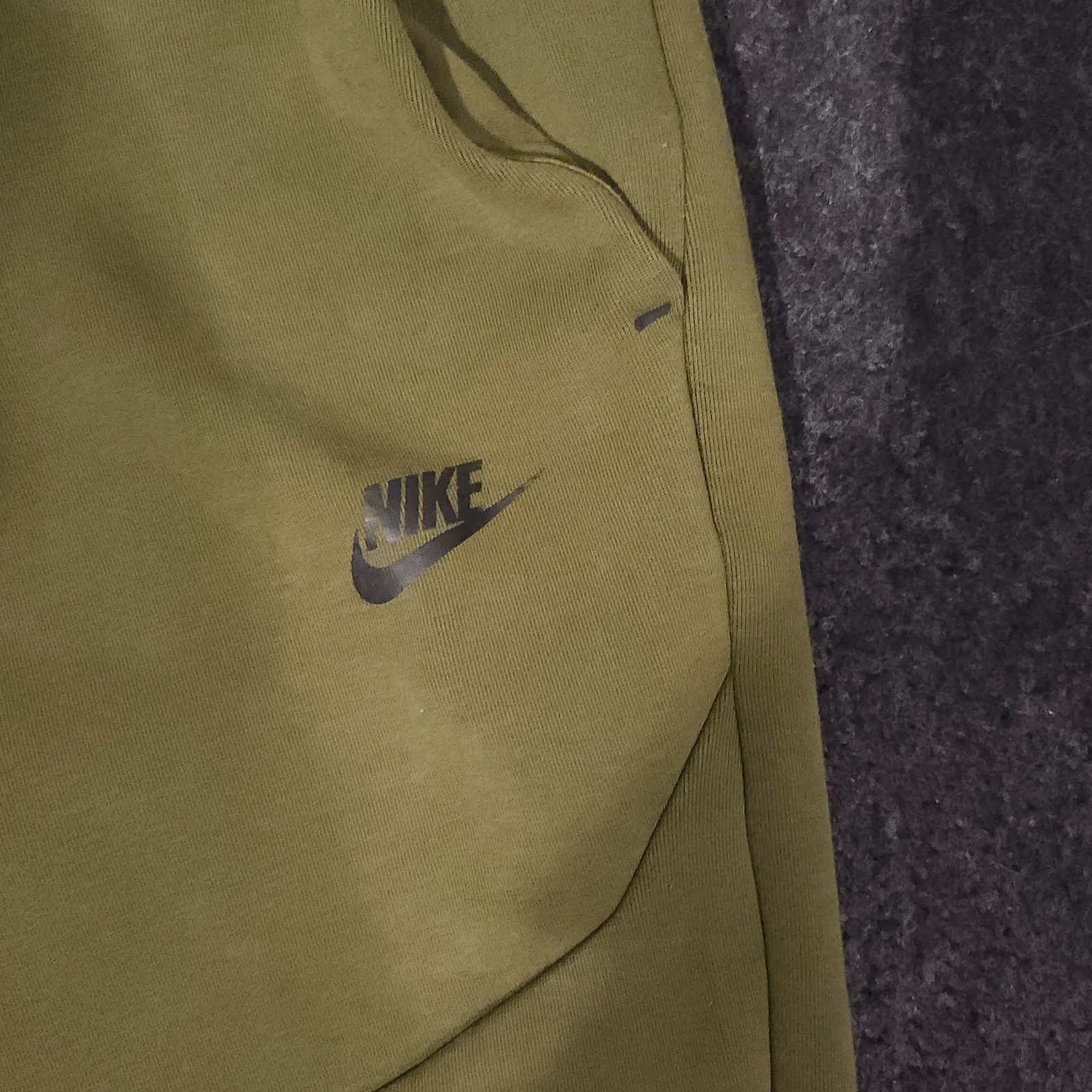 Nike Tech Fleece Jogger Sweatpants Mens Medium Olive Green Drawstring Sportswear