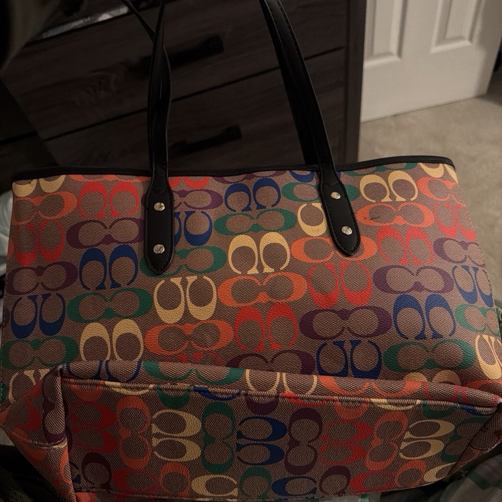 Coach Signature Multicolor Tote Bag Zip, Red Lined, Inner Pockets, Gold