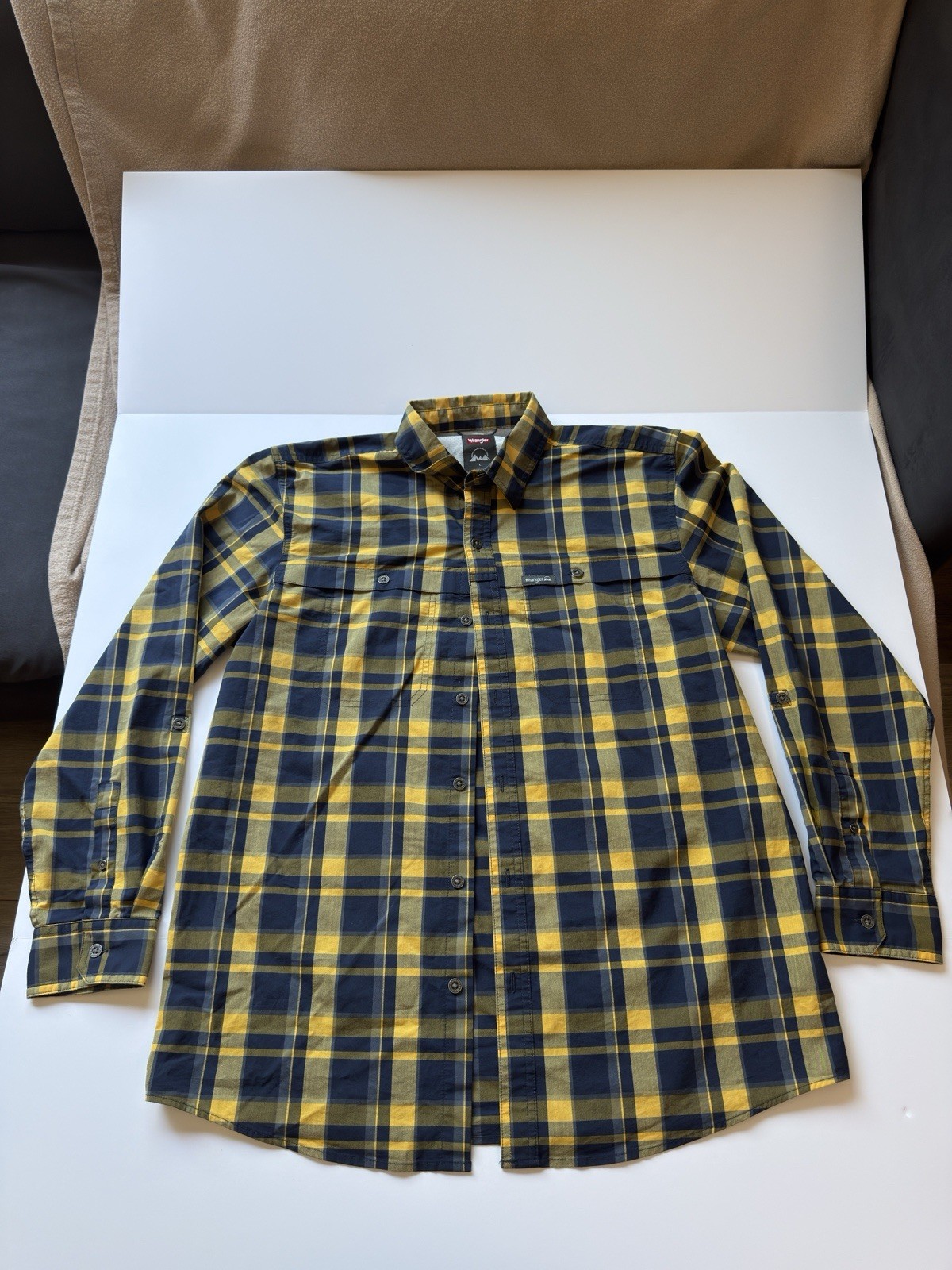 Wrangler Men’s Plaid Button Up Shirt Regular Fit Size XL Yellow Blue Long Sleeve