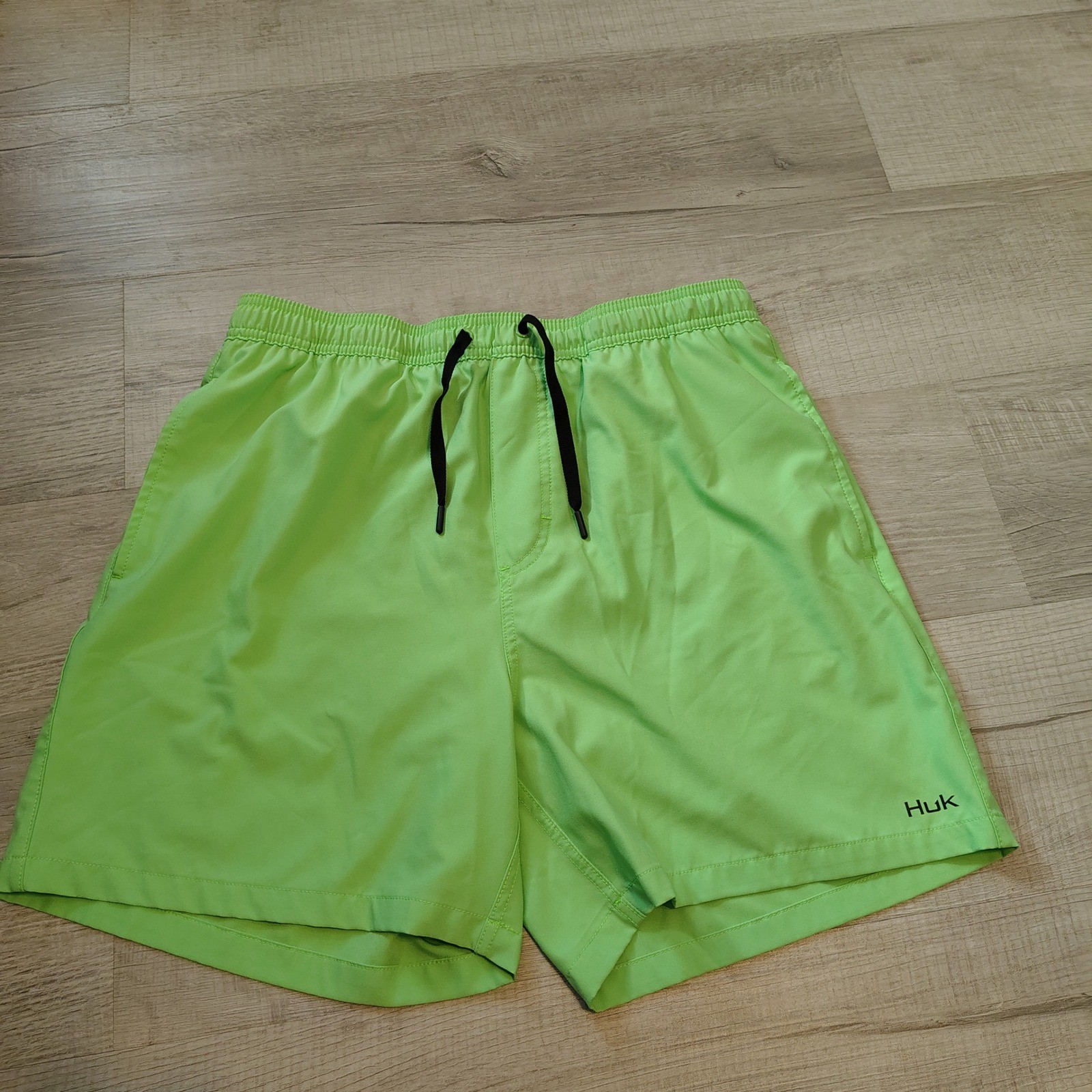 Huk Mens Pursuit Fishing Shorts Neon Lime Green Mesh Lined Size Large Drawstring