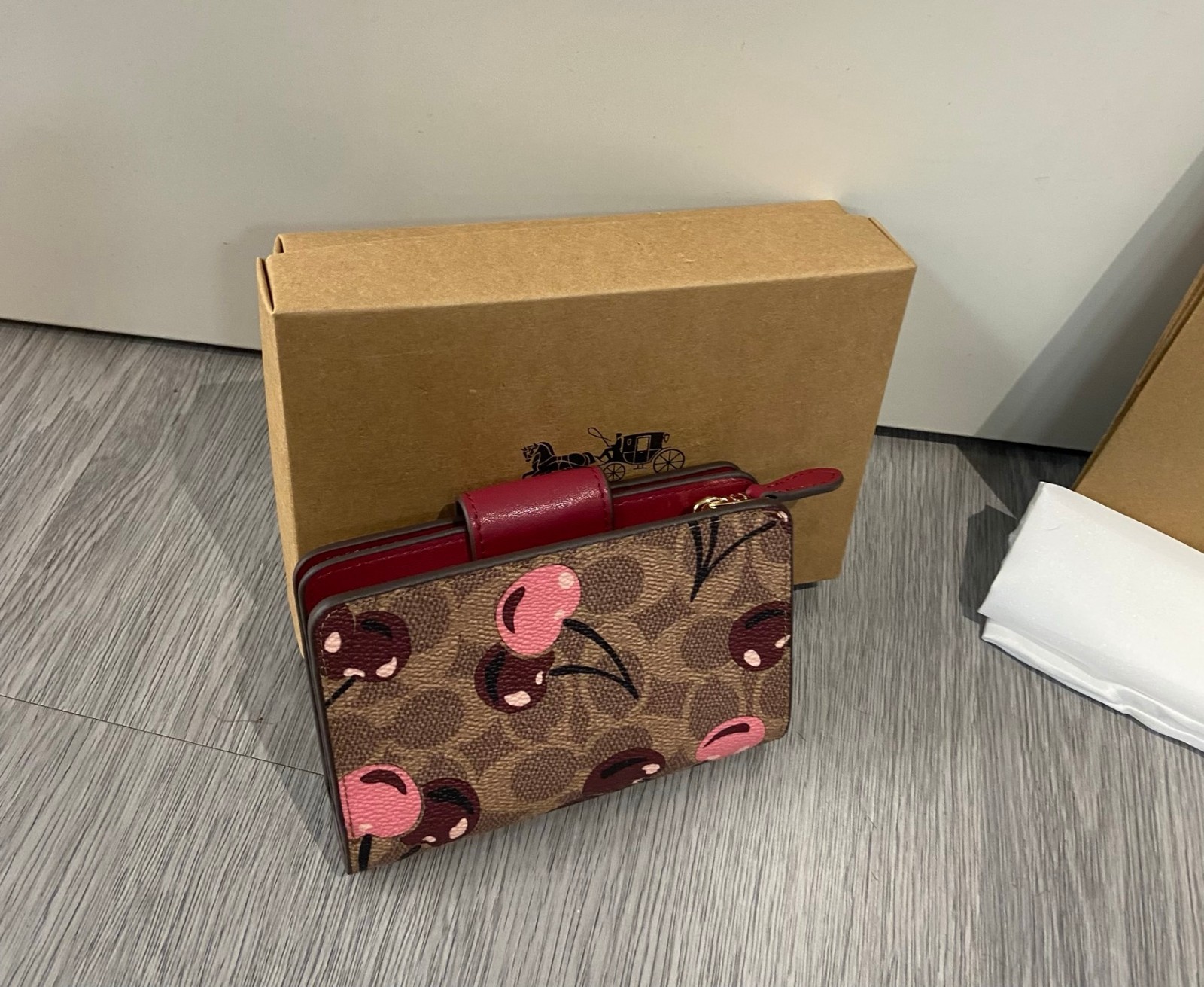 Coach Med Corner Zip Wallet Clutch CZ342 Brown Signature Canvas Cherry Print!!