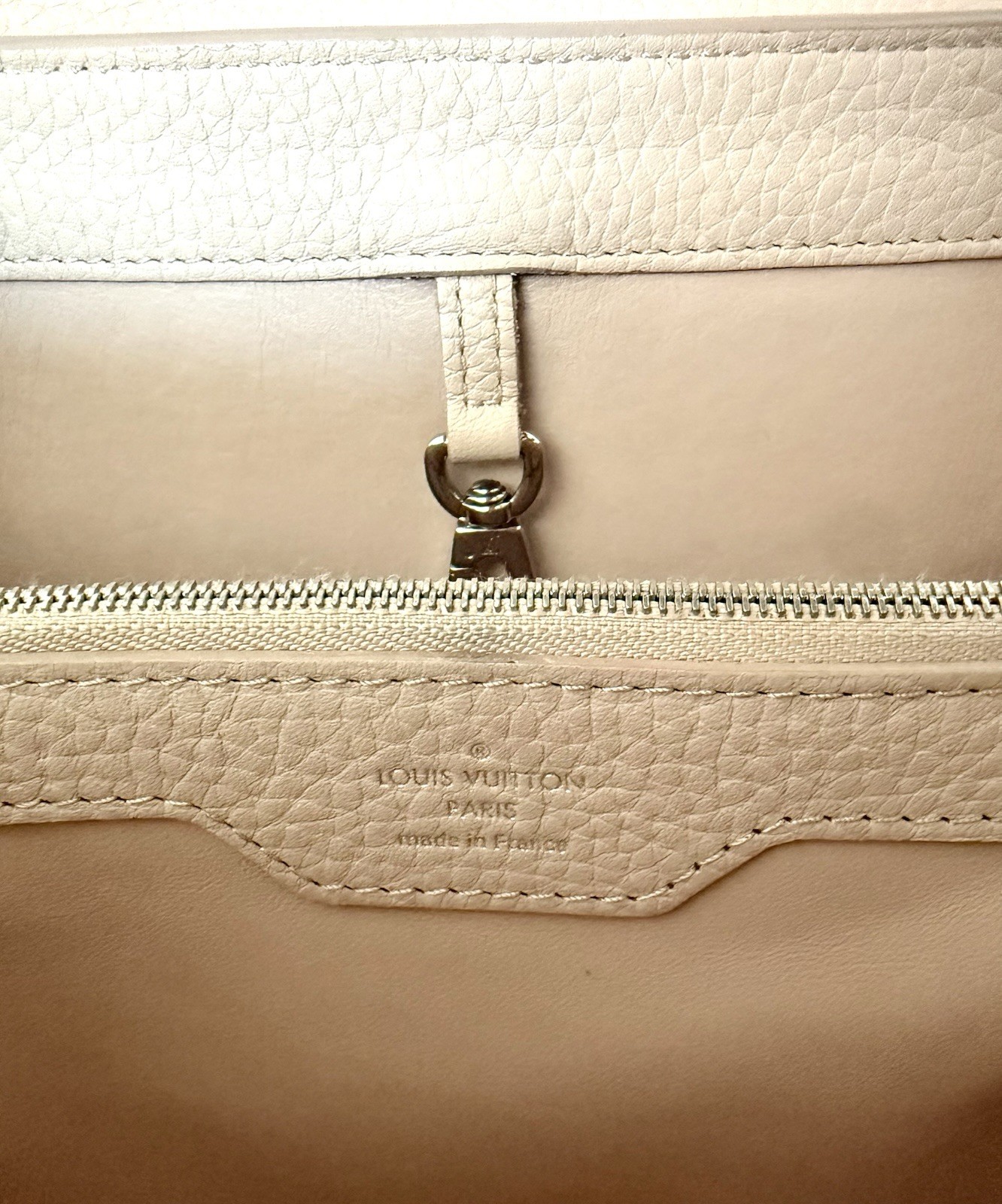Authentic Louis Vuitton Capucines MM Taurillon Leather Top Handle Bag w/COA