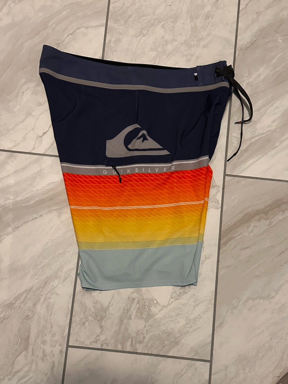Quiksilver Highline Slab Boardshorts Men’s Waist 33 (fits like 34)
