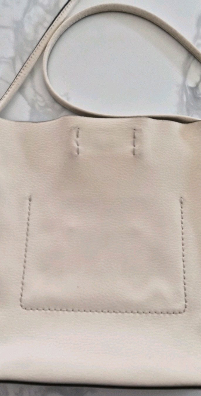 Coach Derby Women’s light weight Pebbled Chalk White Crossbody purse