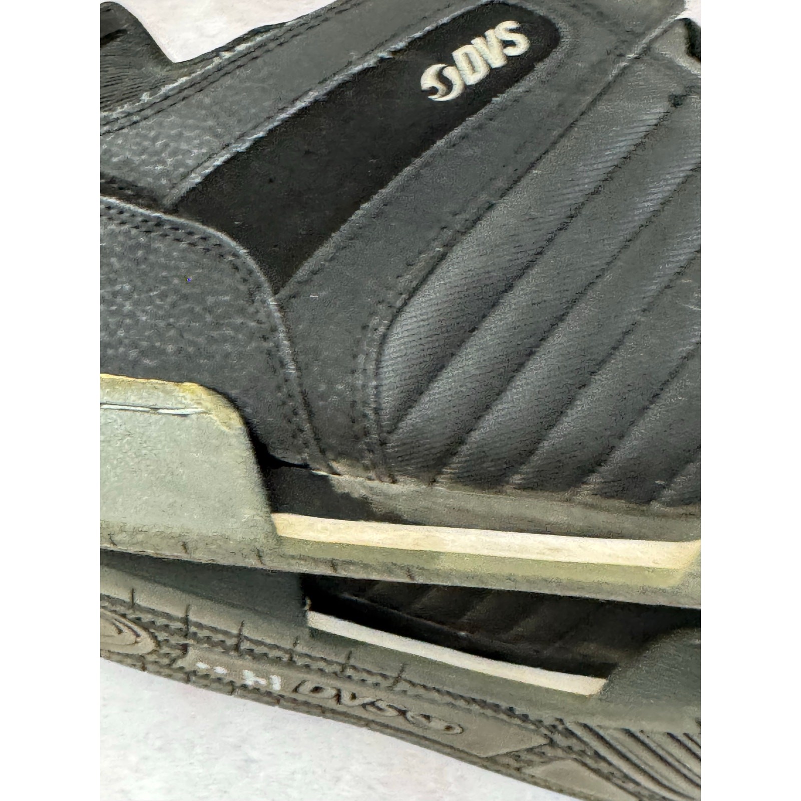 DVS Celsius Mens Size 13 Skateboarding Shoes Black-Gray DVF0000233