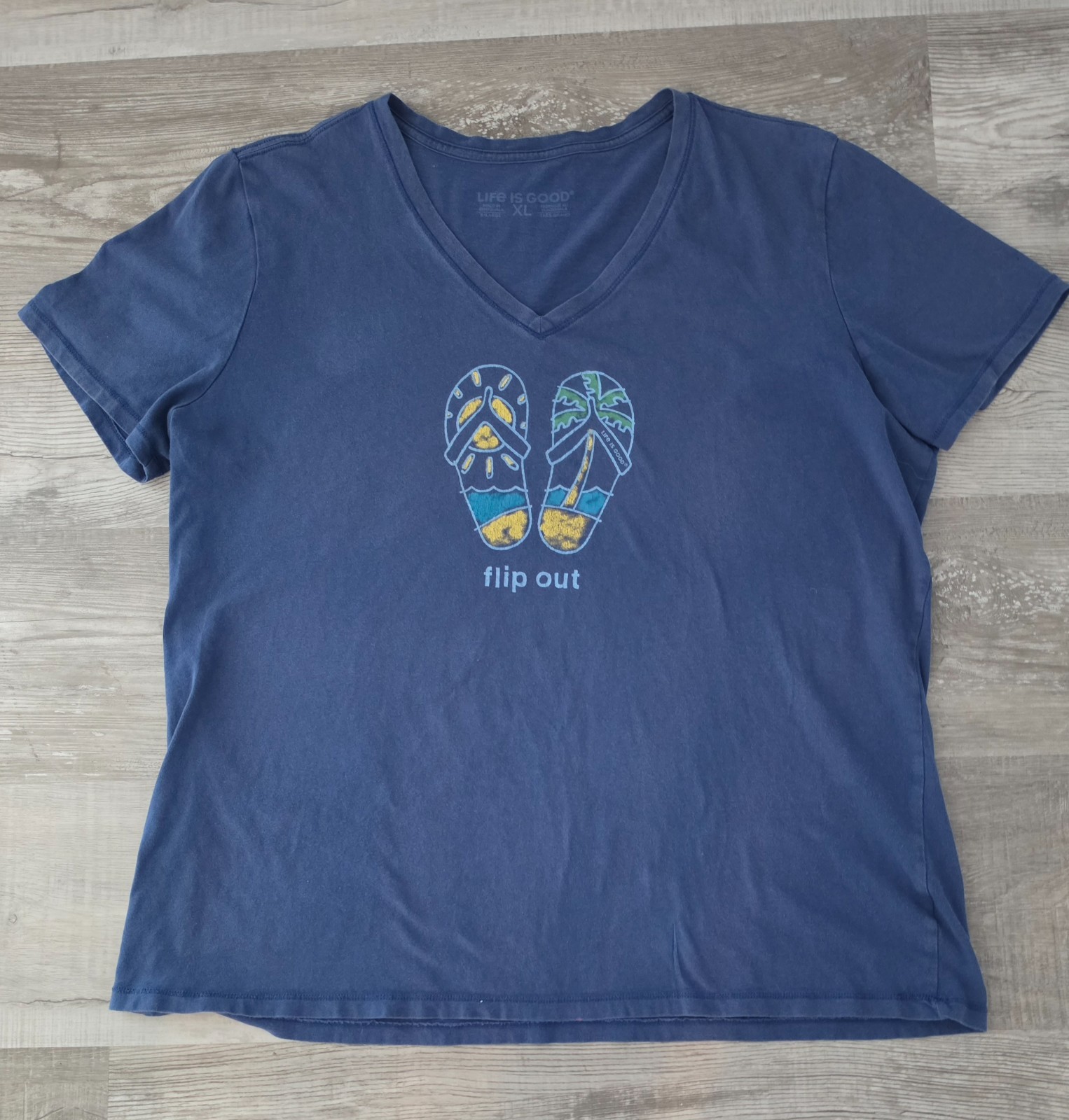 Life is Good ‘Flip Out’ blue v-neck short-sleeve cotton T-shirt (XL)
