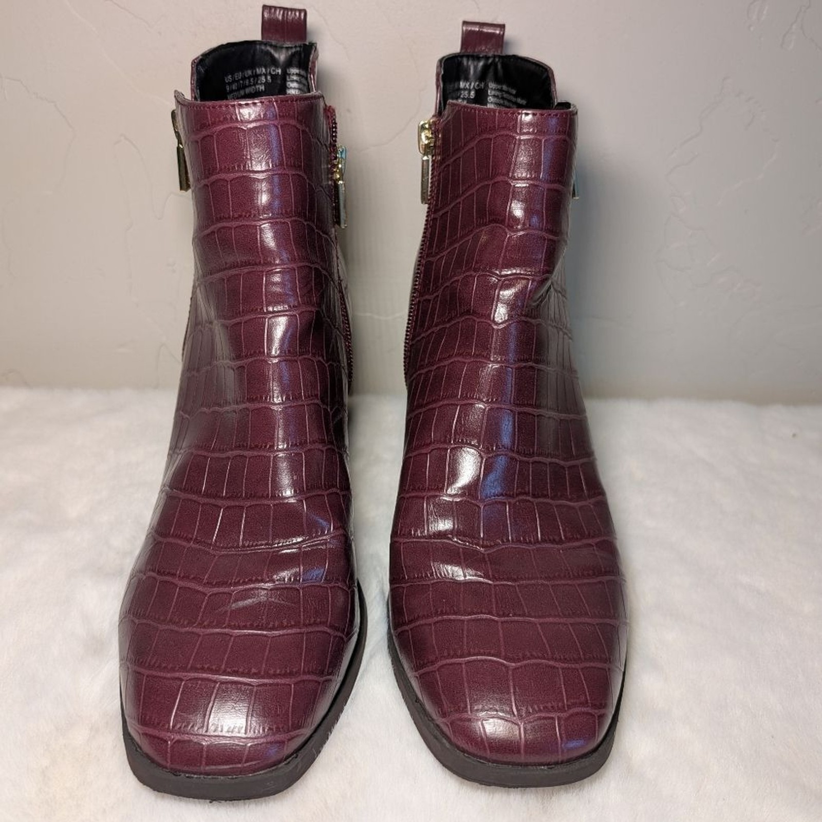 Kenneth Cole Effie Block Heel Booties | Women’s 9 M | Maroon Croc-Embossed