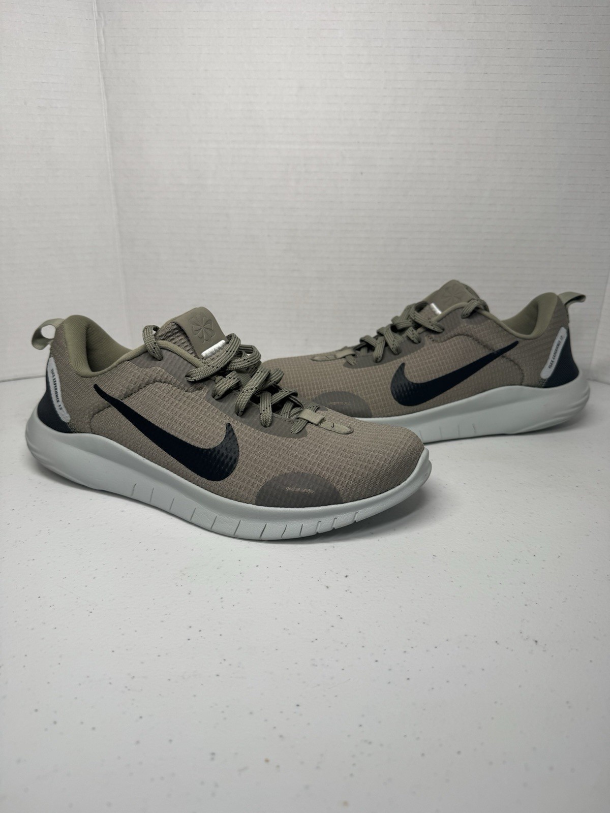 Nike Flex Experience RN 12 Light Army Green Grey Silver DV0740-300 sz 8 Tried On