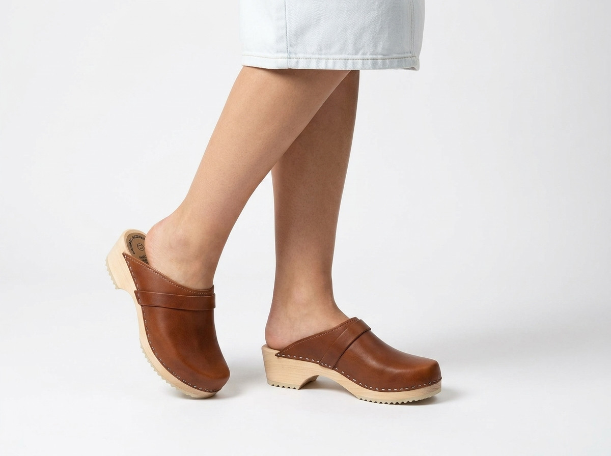 Calmare Trätofflor “ORIGINAL NATUR” Swedish Clogs in Natural Brown leather