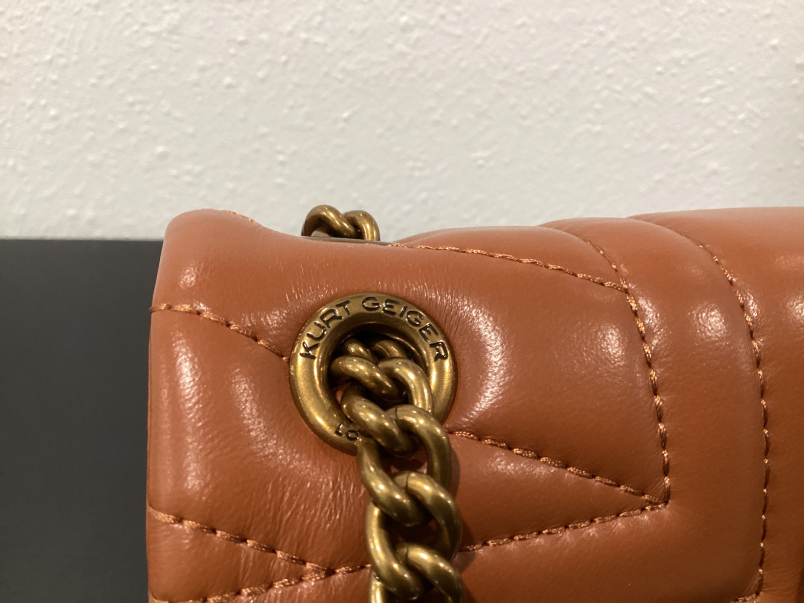 Kurt Geiger Mini The Union Jack 7.75″ x 5″ x 2.5″ Light Brown Leather Brass New