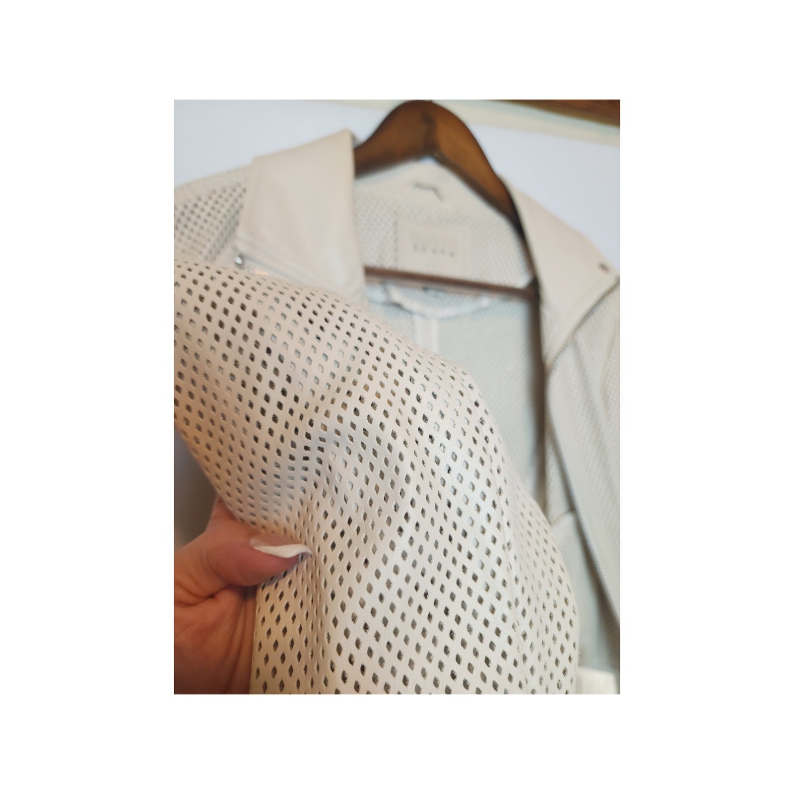 BLANKNYC Perforated Moto Jacket Women’s Small Cream Faux Leather Zip Pockets