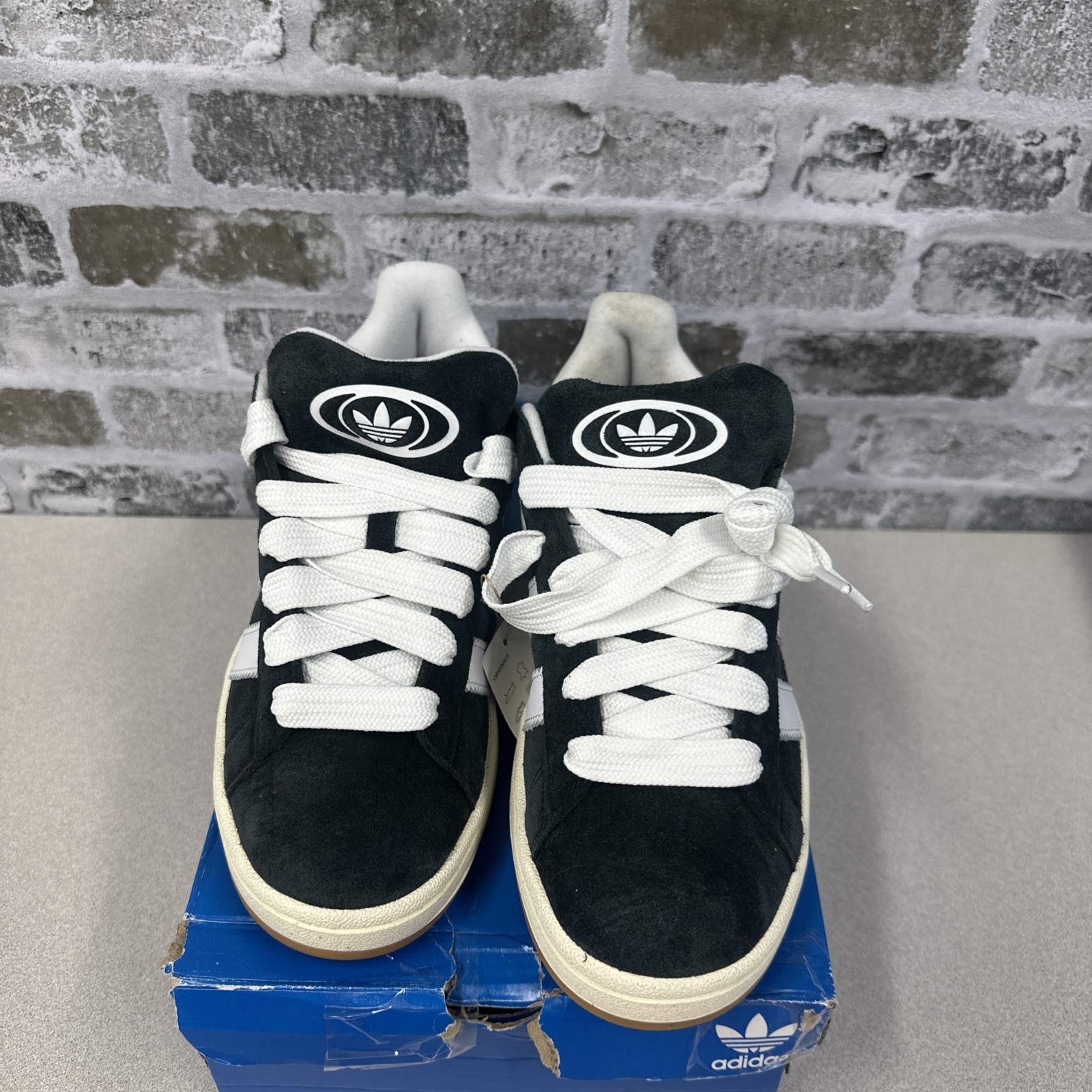 Adidas Campus 00s Men’s Sneakers, Black/White New with MFG Box Size 7 1/2