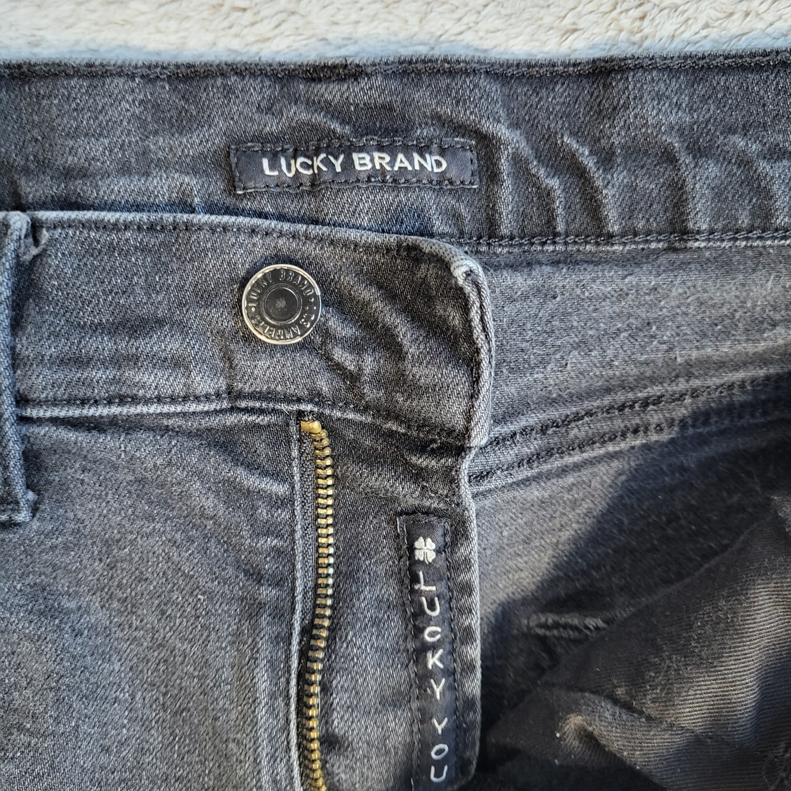 Lucky Brand 223 Straight Jeans Mens 30×30 Black Medium Wash Distressed Stretch