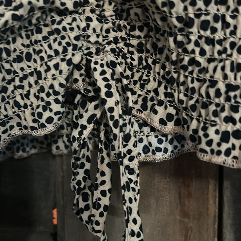 HESPERUS LONG SLEEVE ANIMAL PRINT CROPPED TOP SIZE MEDIUM