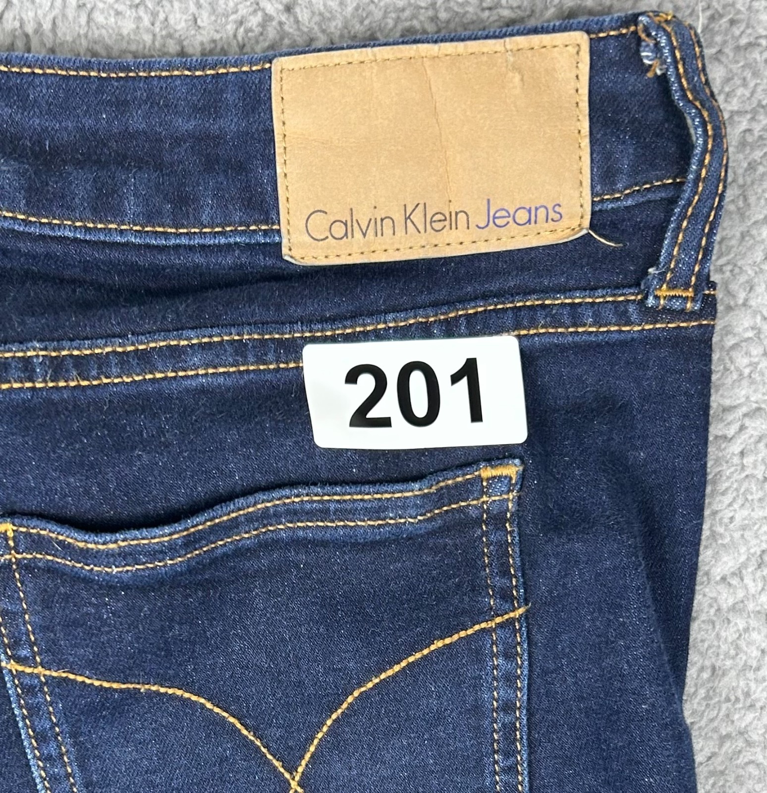 Calvin Klein Skinny Jeans Mens Size 6 Medium Wash Blue Denim 5-Pocket Design