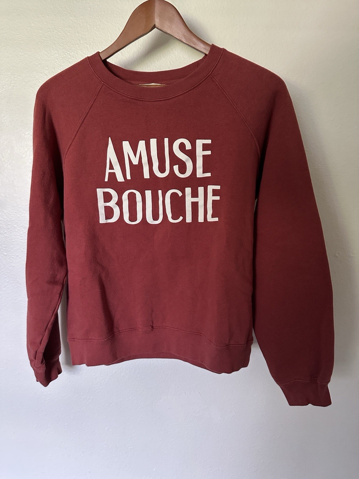 Sézane Saint-Fiacre Amuse Bouche Logo Crewneck raglan Sweatshirt M