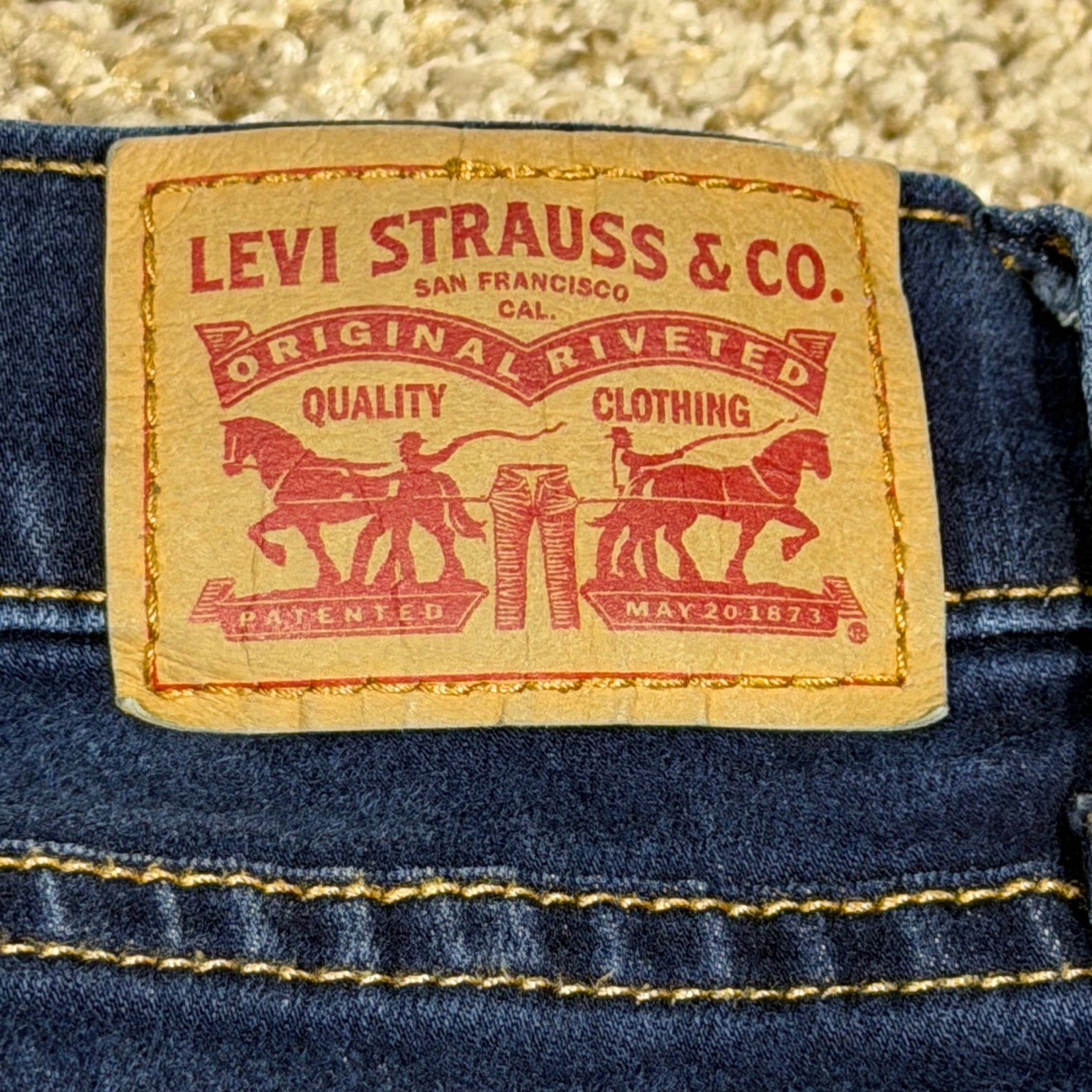 Levis 312 Shaping Slim Jeans Womens 32 Dark Wash Denim Mid Rise Blue Pants