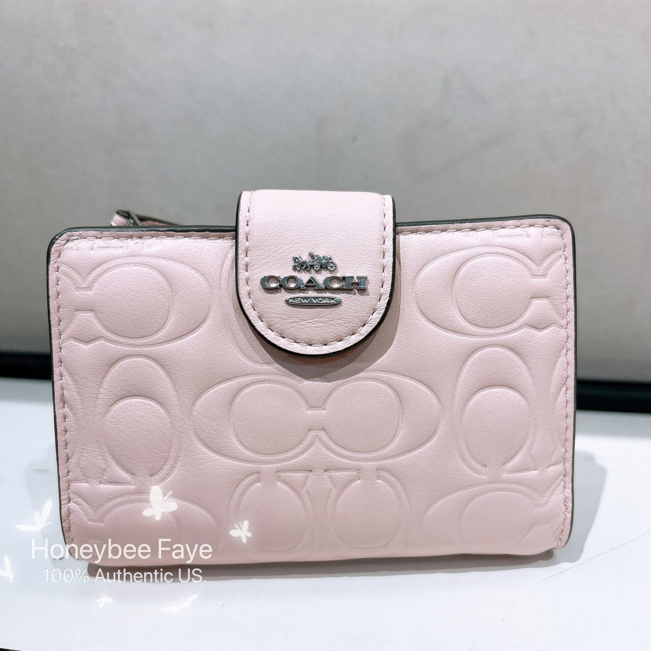 NWT Coach Medium Corner Zip Wallet With Signature CM241