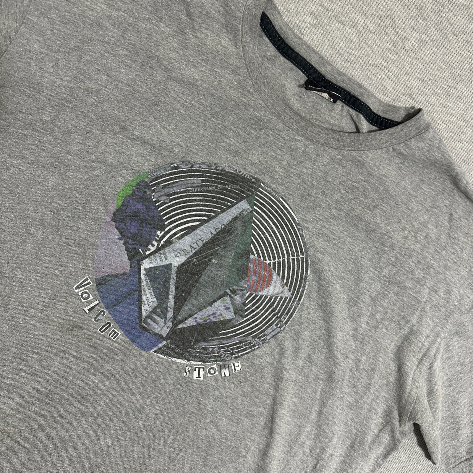 Volcom Stone Mens XXL Gray Graphic Logo Tee Skate Surf Streetwear Y2K